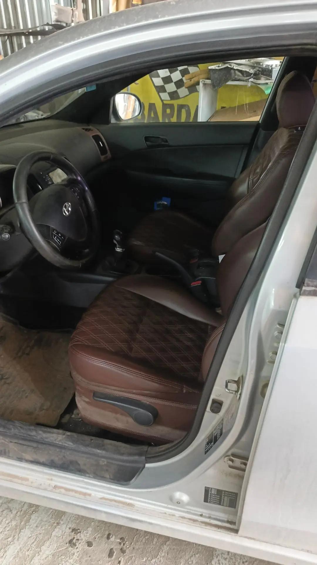 Автомобиль марки HYUNDAI модель I30, 1.4 GL MT 2010 г.в. VIN-номер TMADB51CABJ148325