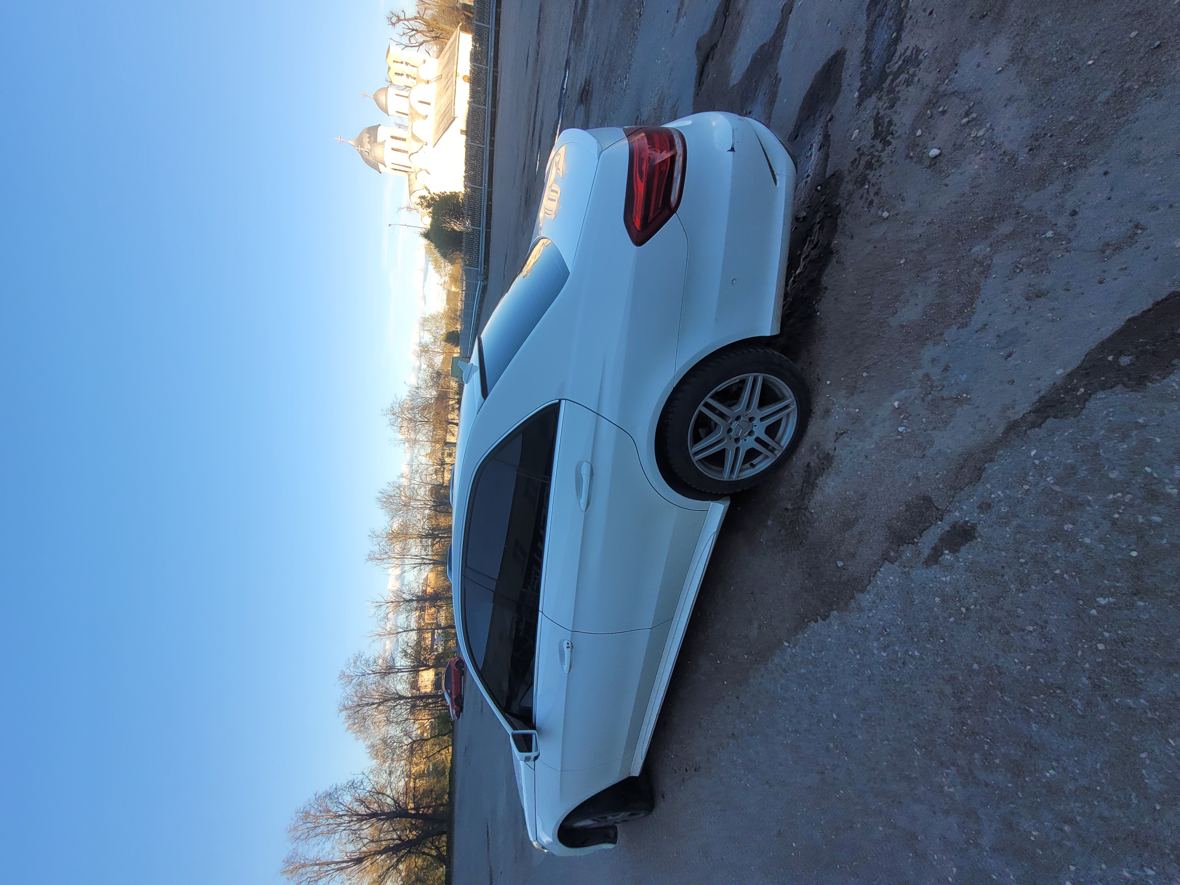 Автомобиль марки Mercedes-Benz модель E200 2014 г.в. VIN-номер WDD2120341B120112