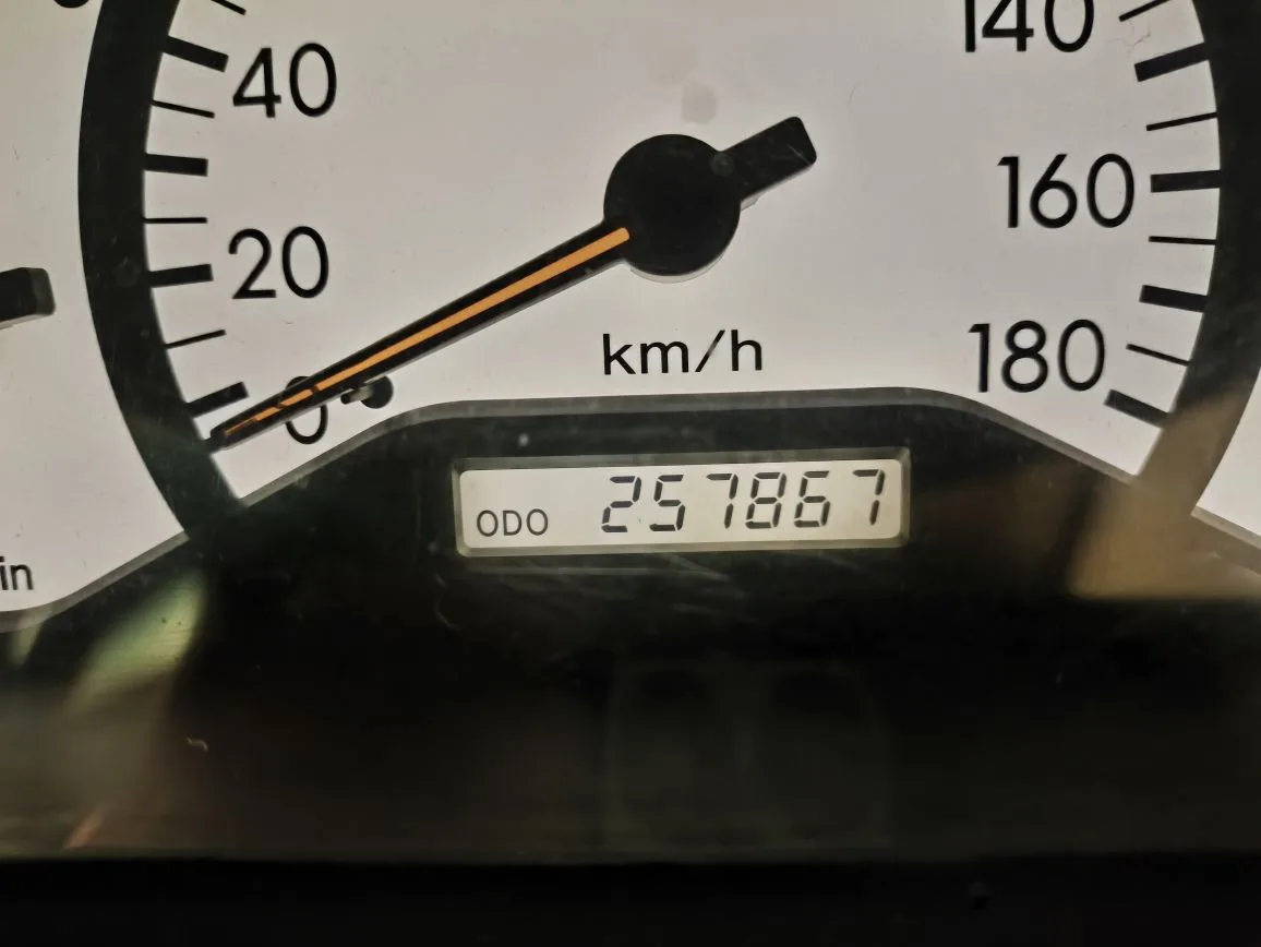 Легковой автомобиль марки: TOYOTA, модели: Corolla Runx, год выпуска: 2001 г., кузов №: NZE1210054517
