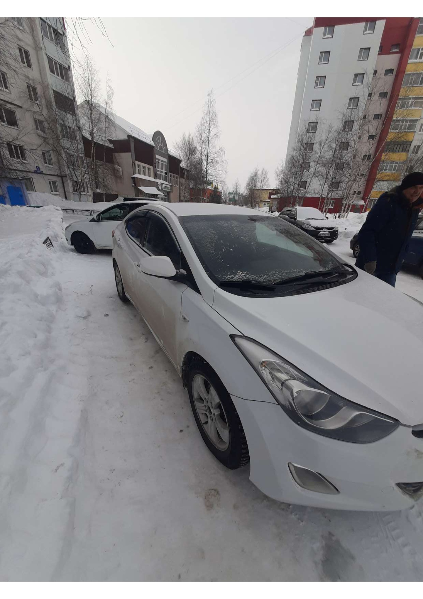 Автомобиль марки HYUNDAI Elantra, 2013 года выпуска, идентификационный номер (VIN) KMHDG41CBDU877994