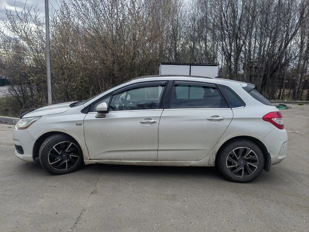 Автомобиль CITROEN модель: C4