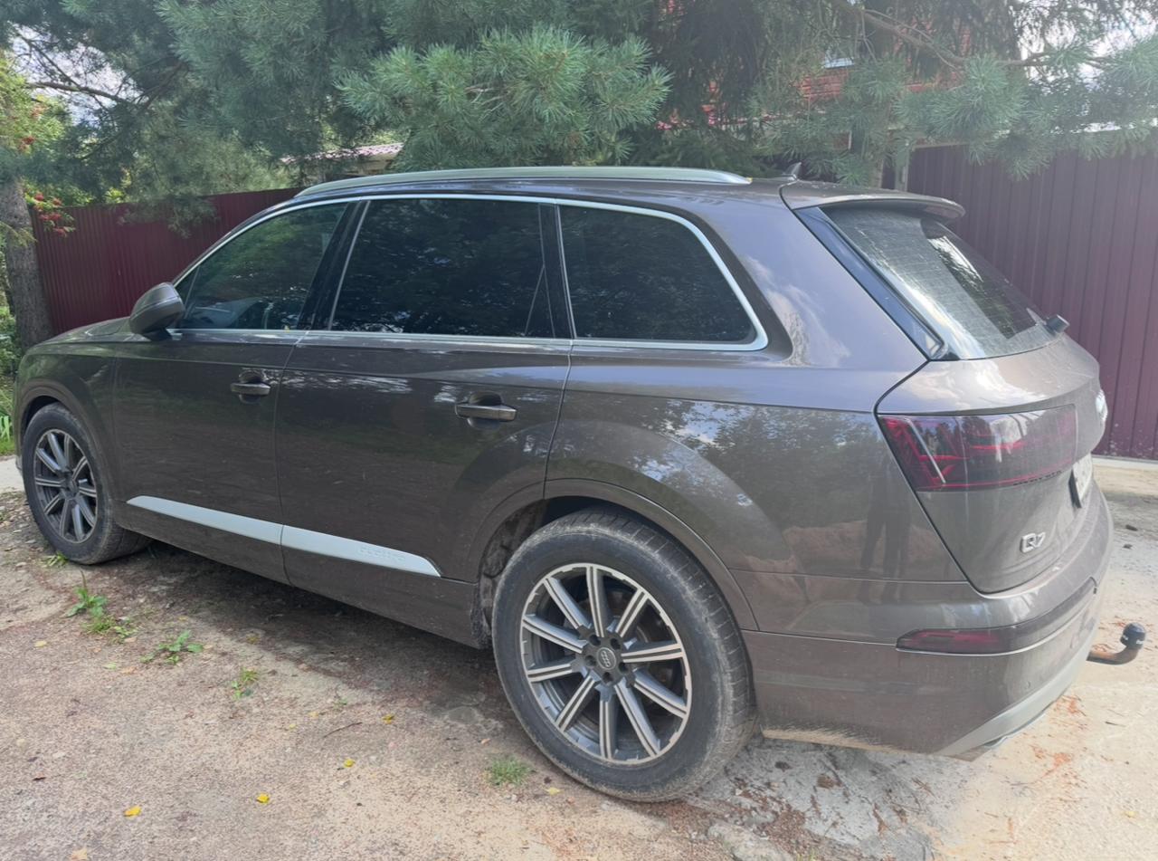 Автомобиль марки AUDI модель Q7 2015 г.в. VIN-номер WAUZZZ4M0GD013619