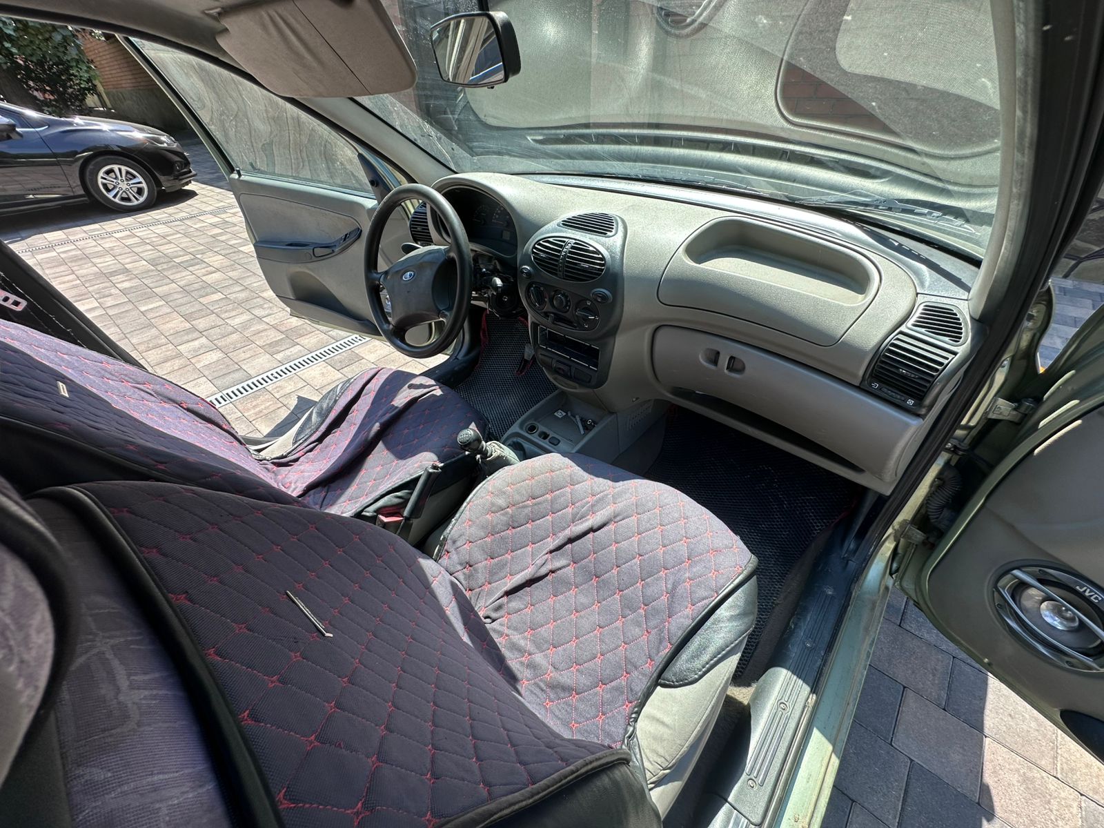 Автомобиль марки LADA модель 111740 LADA KALINA 2010 г.в. VIN-номер XTA111740A0052278