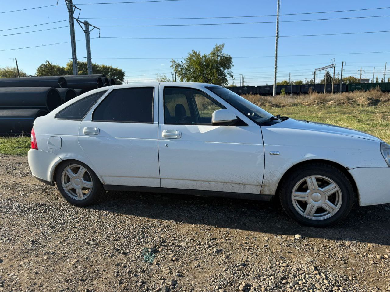 Легковой автомобиль марки: LADA, модели: 217230 LADA PRIORA, год выпуска: 2011 г., идентификационный номер (VIN): XTA217230B0175219. Залог ПАО «СОВКОМБАНК».