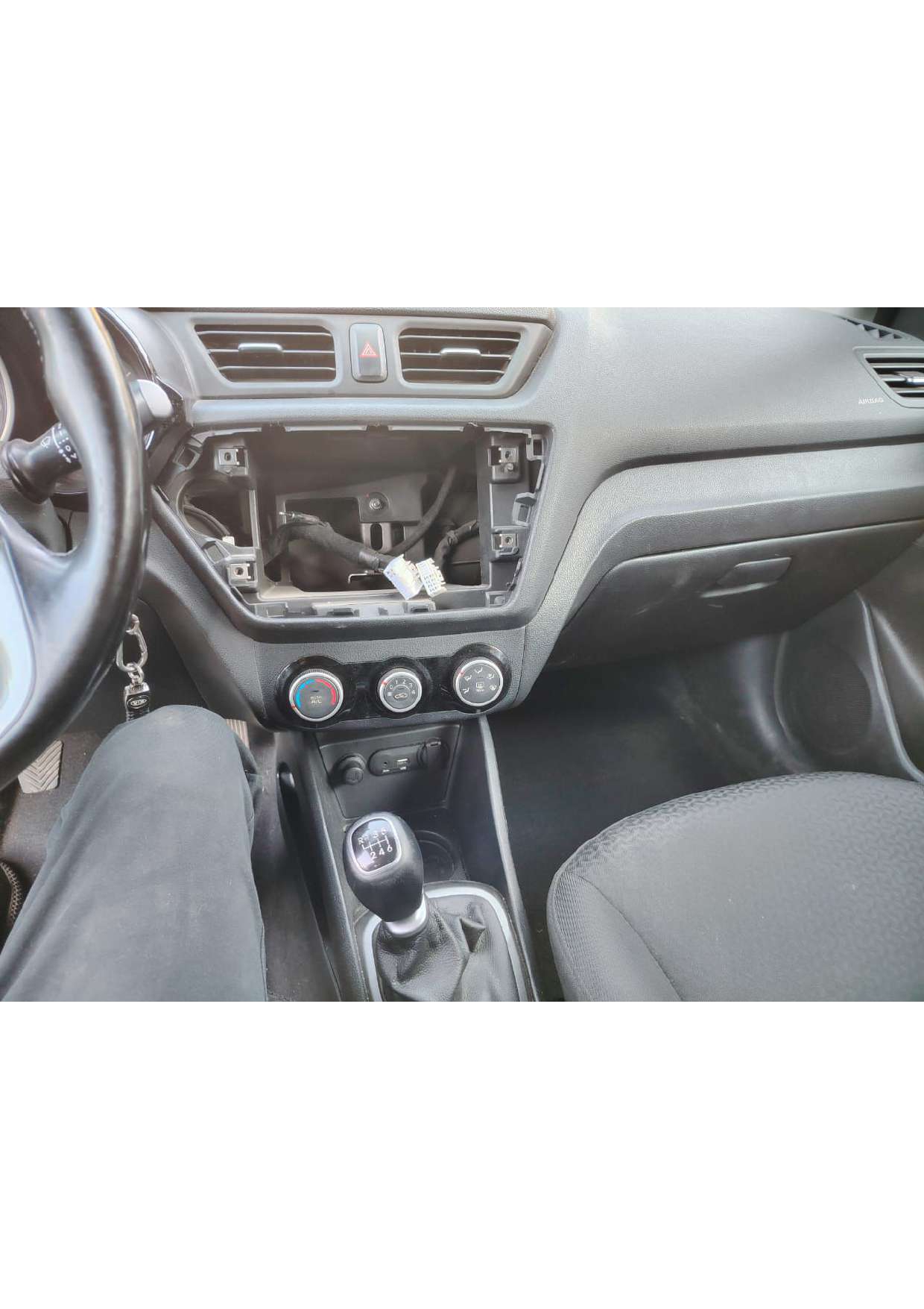 Автомобиль марки KIA модель Rio 2017 г.в. VIN-номер Z94CB51BAHR095546