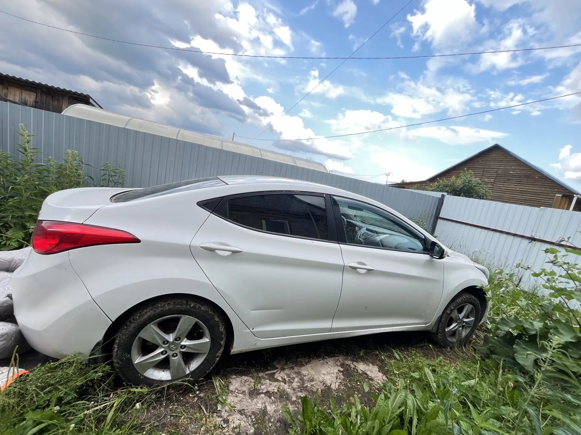 Автомобиль марки Hyundai Elantra, 2013 г.в., VIN - KMHDH41EADU905976