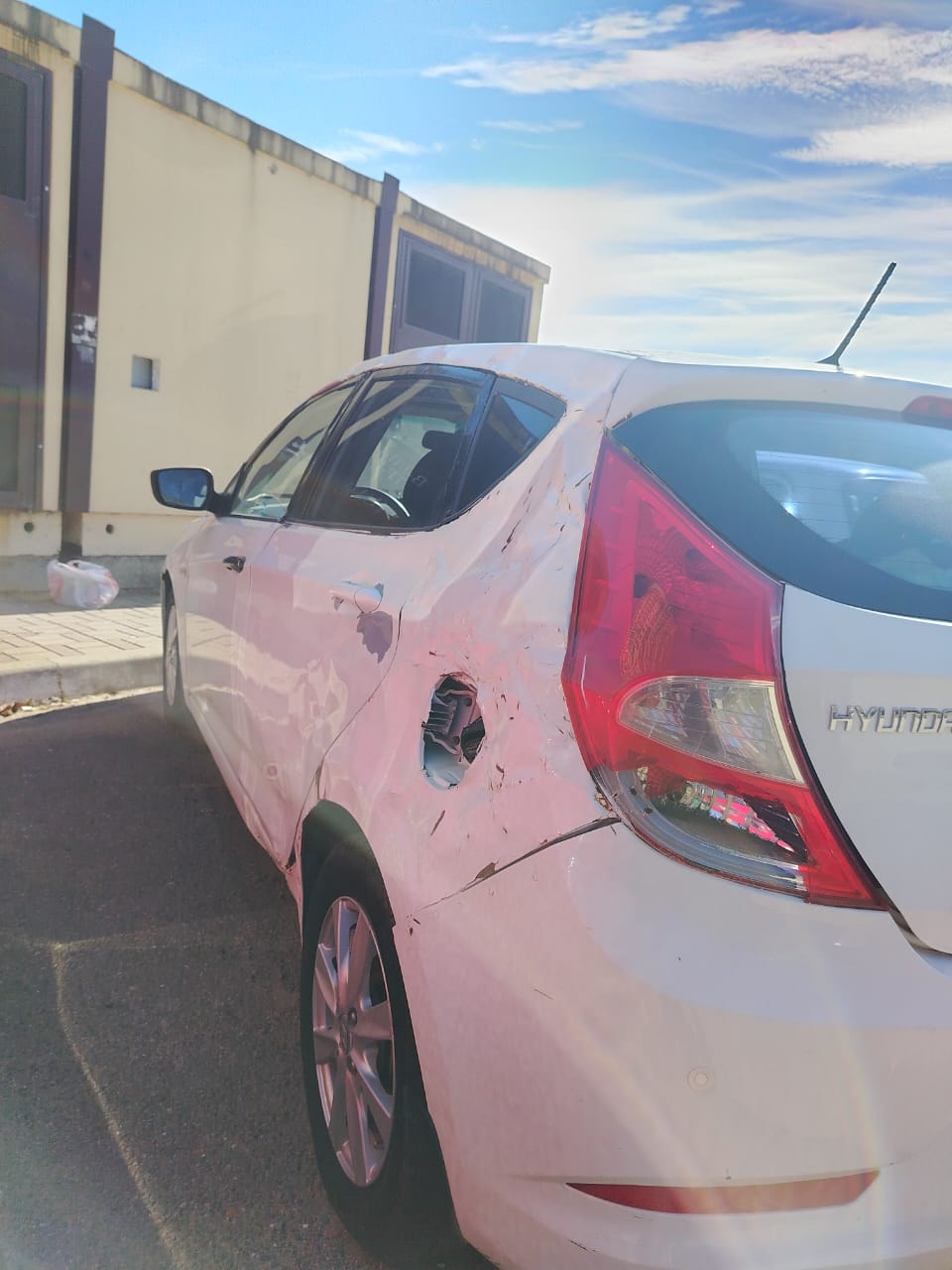 Автомобиль марки HYUNDAI модель Solaris 2015 г.в. VIN-номер Z94CT51DBFR122599. В залоге у ПАО Совкомбанк