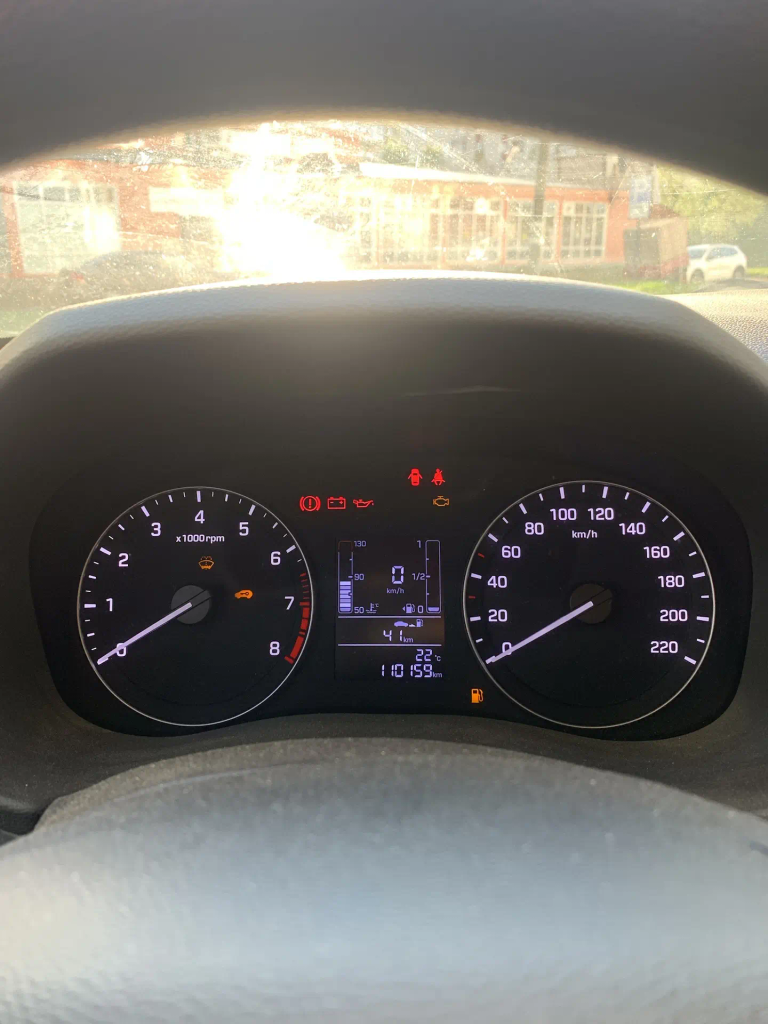 Автомобиль марки HYUNDAI модель CRETA