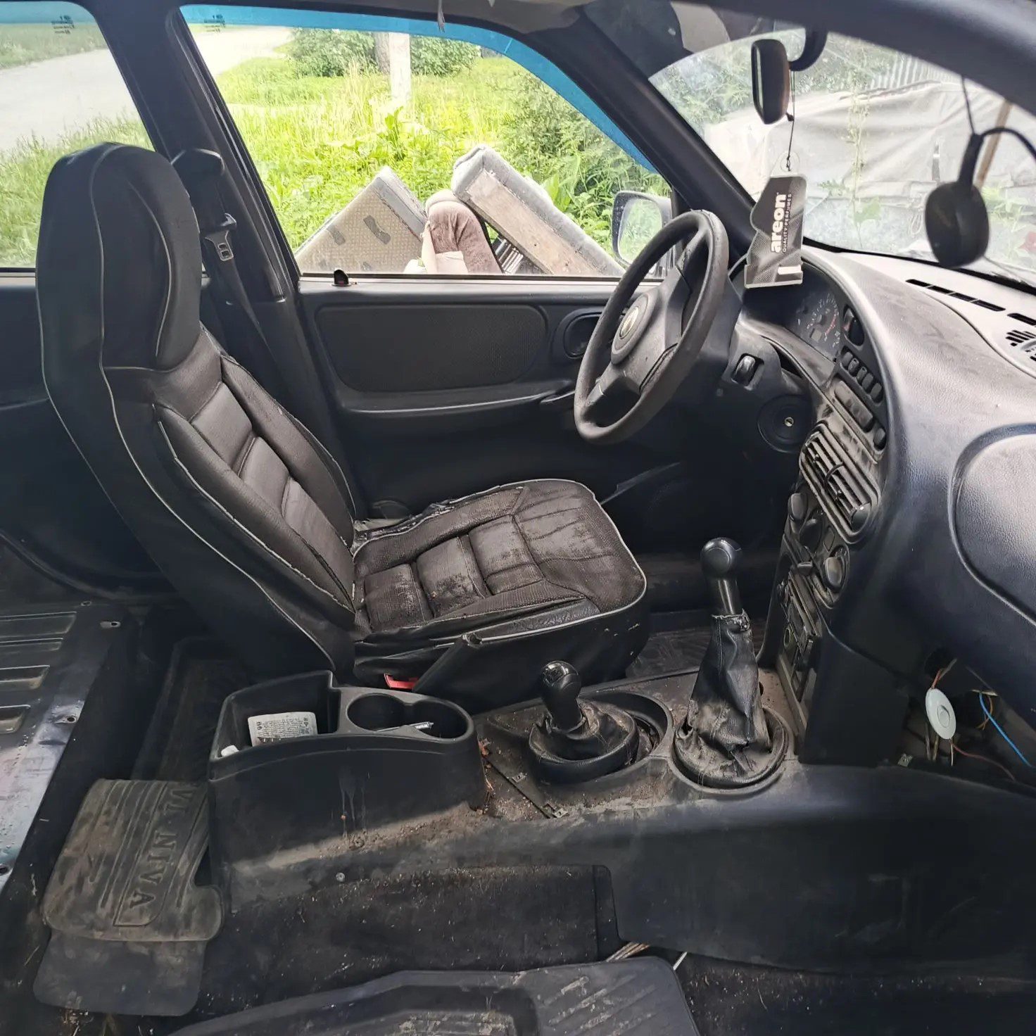 Легковой автомобиль марки CHEVROLET модели: Niva 212300-55, год выпуска: 2011 г., идентификационный номер (VIN): X9L212300B0349850