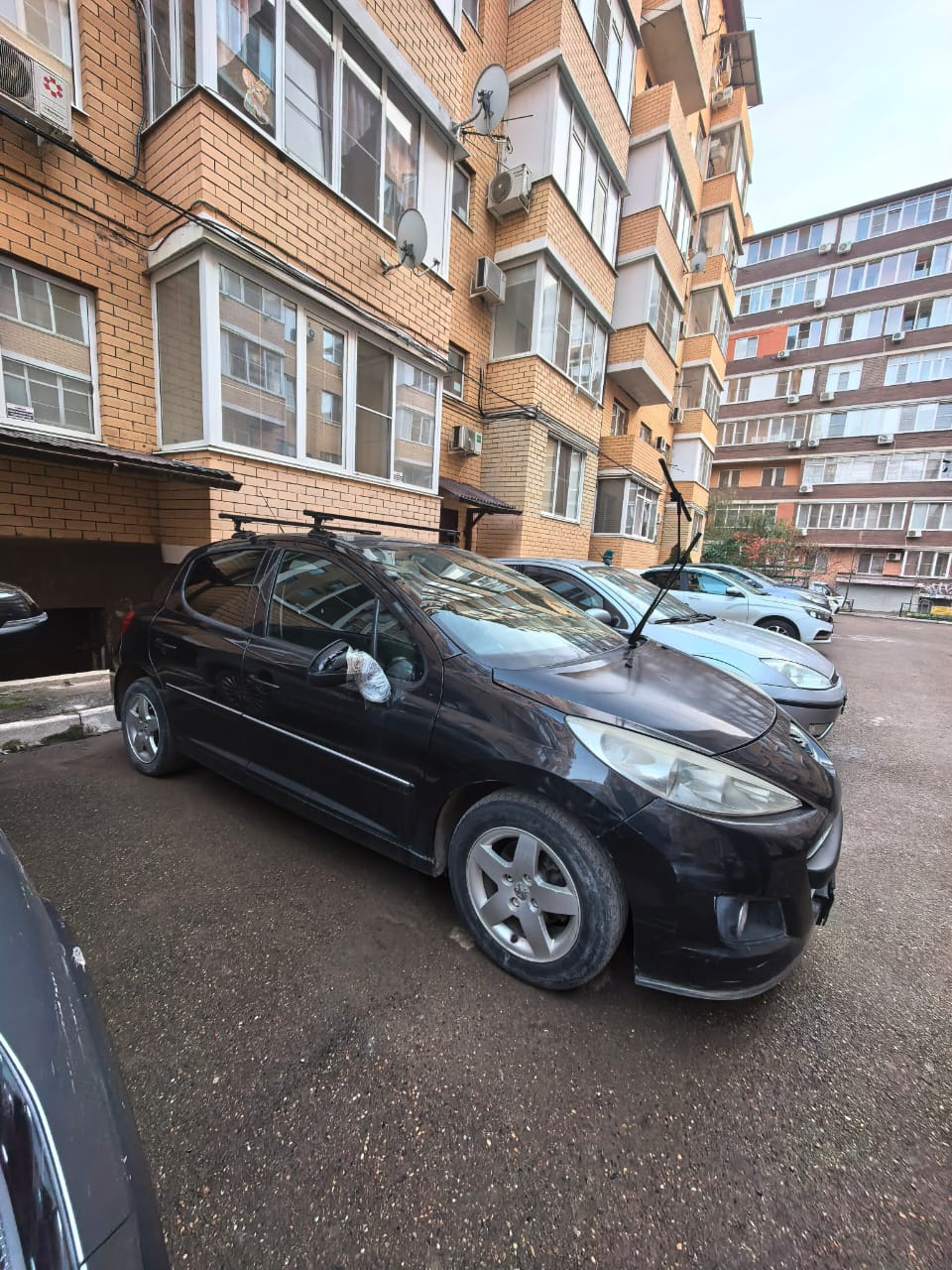 Автомобиль марки PEUGEOT модель 207, 2010 г.в. VIN-номер VF3WCKFUCAW077829. Предмет залога ПАО Совкомбанк