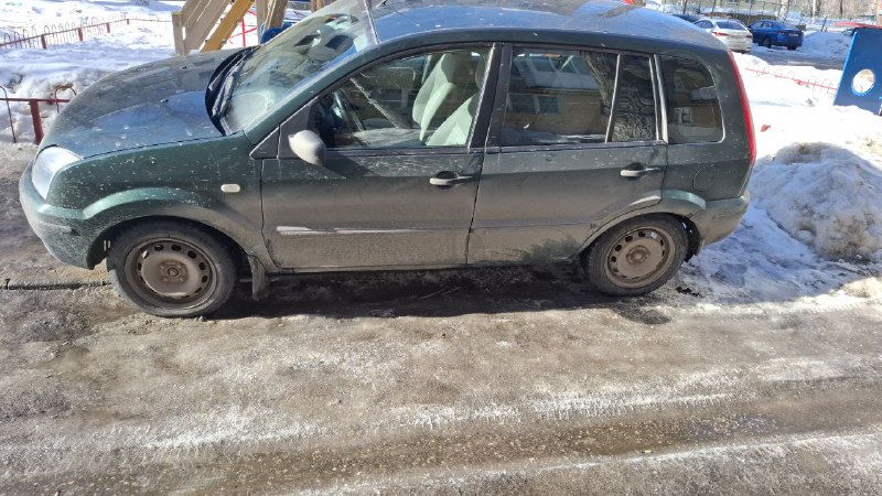 Автомобиль марки FORD модель Fusion 2005 г.в. VIN-номер WF0UXXGAJU5B62535. Имущество находится в залоге у ПАО Совкомбанк.