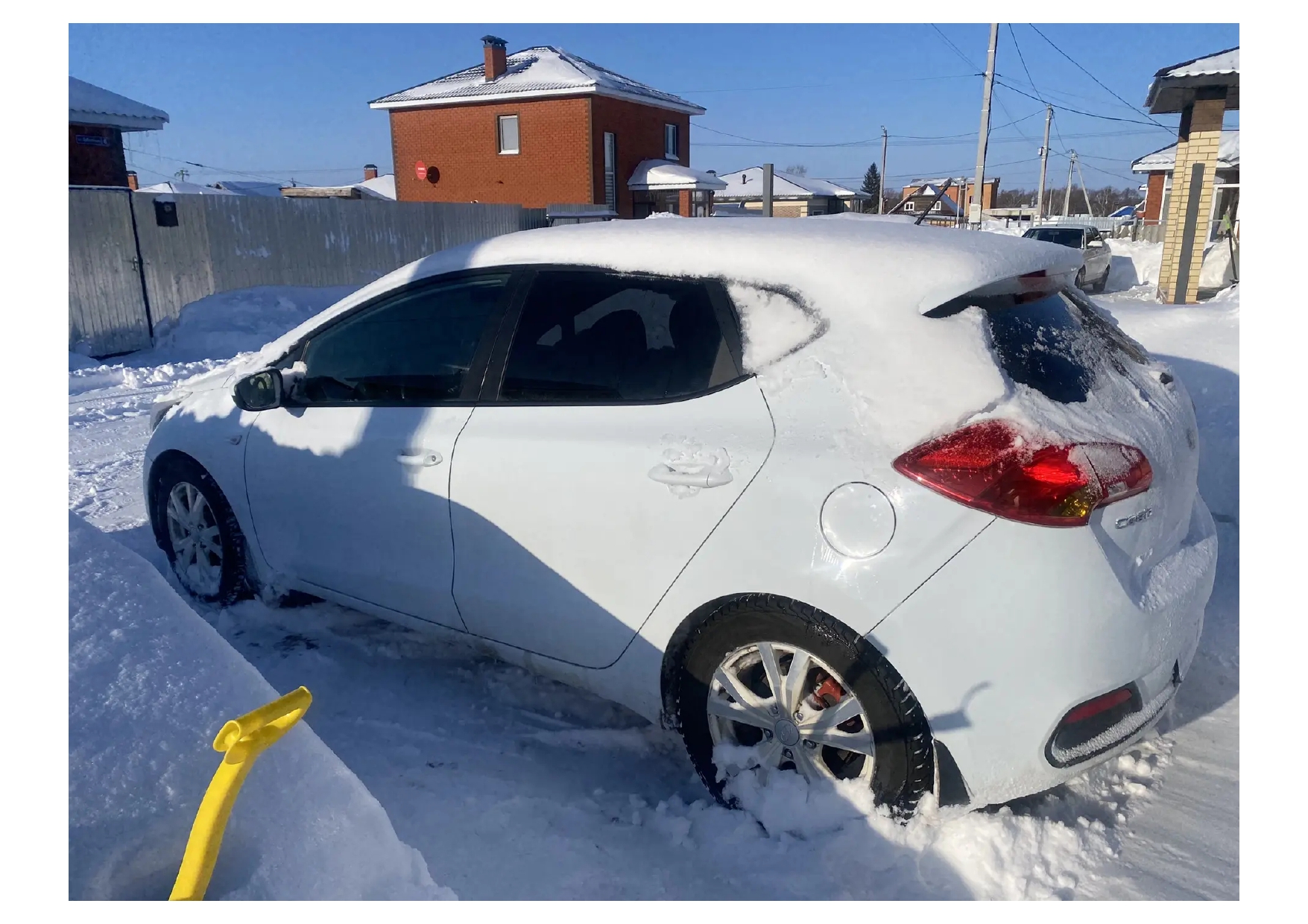 Автомобиль марки KIA модель Ceed 2014 г.в. VIN-номер XWEHN512AE0006356