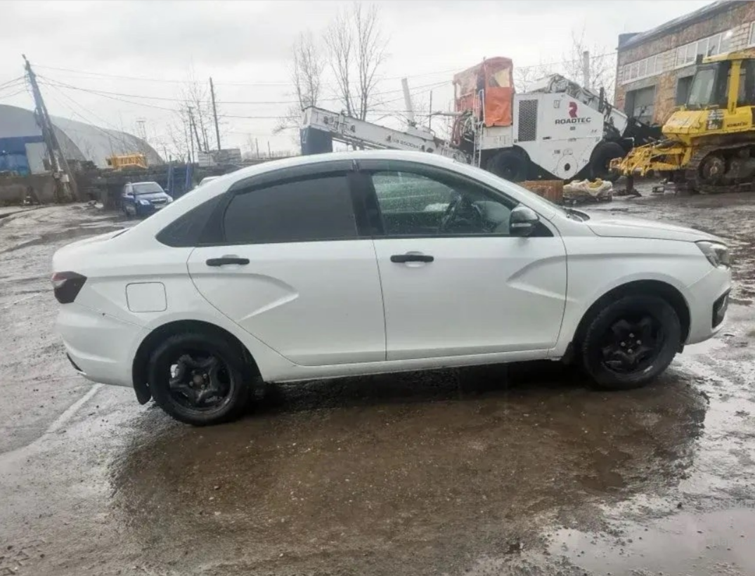 Автомобиль марки LADA модель VESTA 2024 г.в. VIN-номер XTAGFL110R0781627 (Залог в пользу ПАО "Совкомбанк").