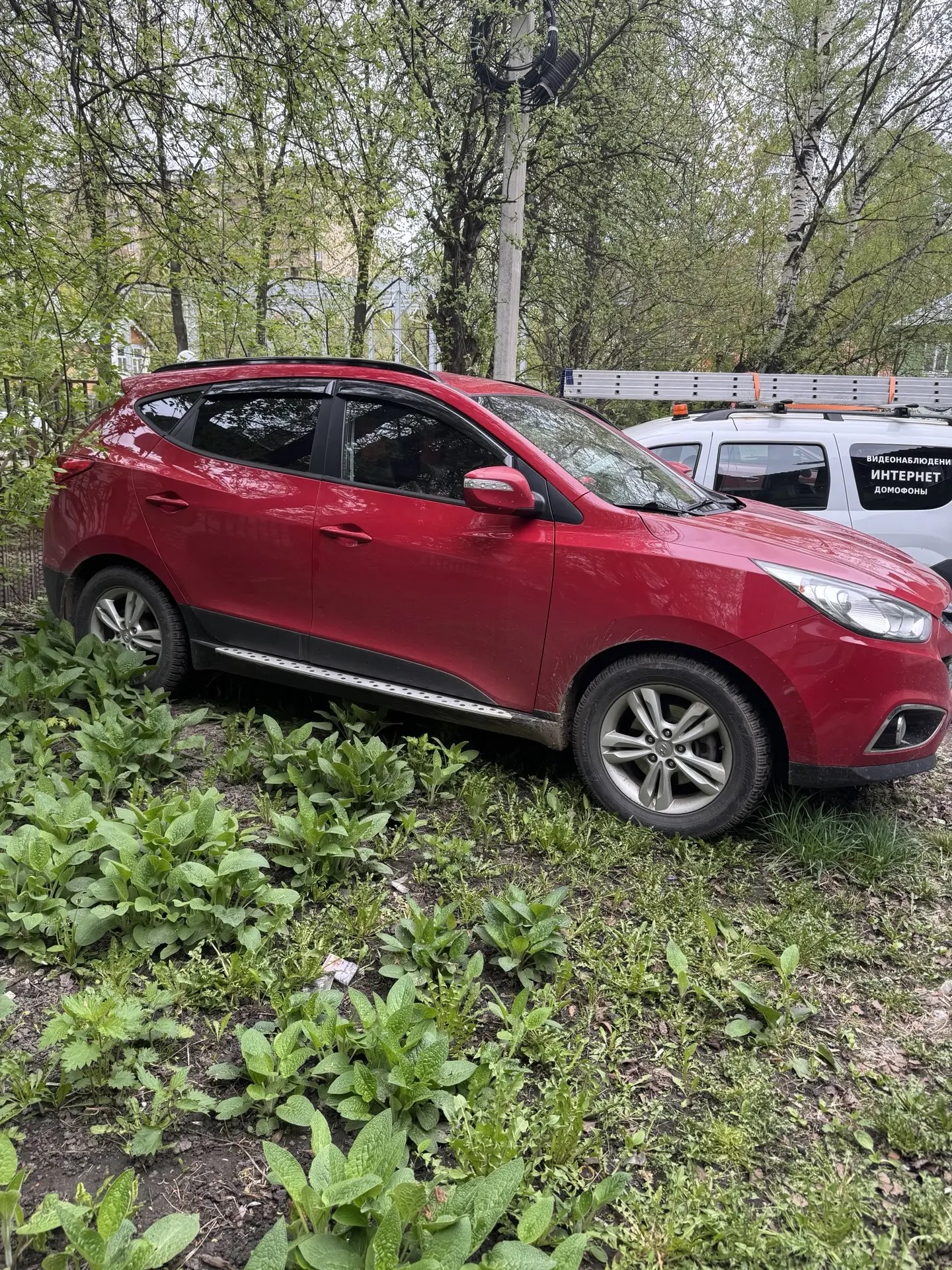 Легковой автомобиль, марка: HYUNDAI, модель: IX35, год изготовления: 2012 г.в., цвет: красный, VIN: TMAJU81BDDJ384851, ПТС: 77 УН 584248, г/н: М754КС76