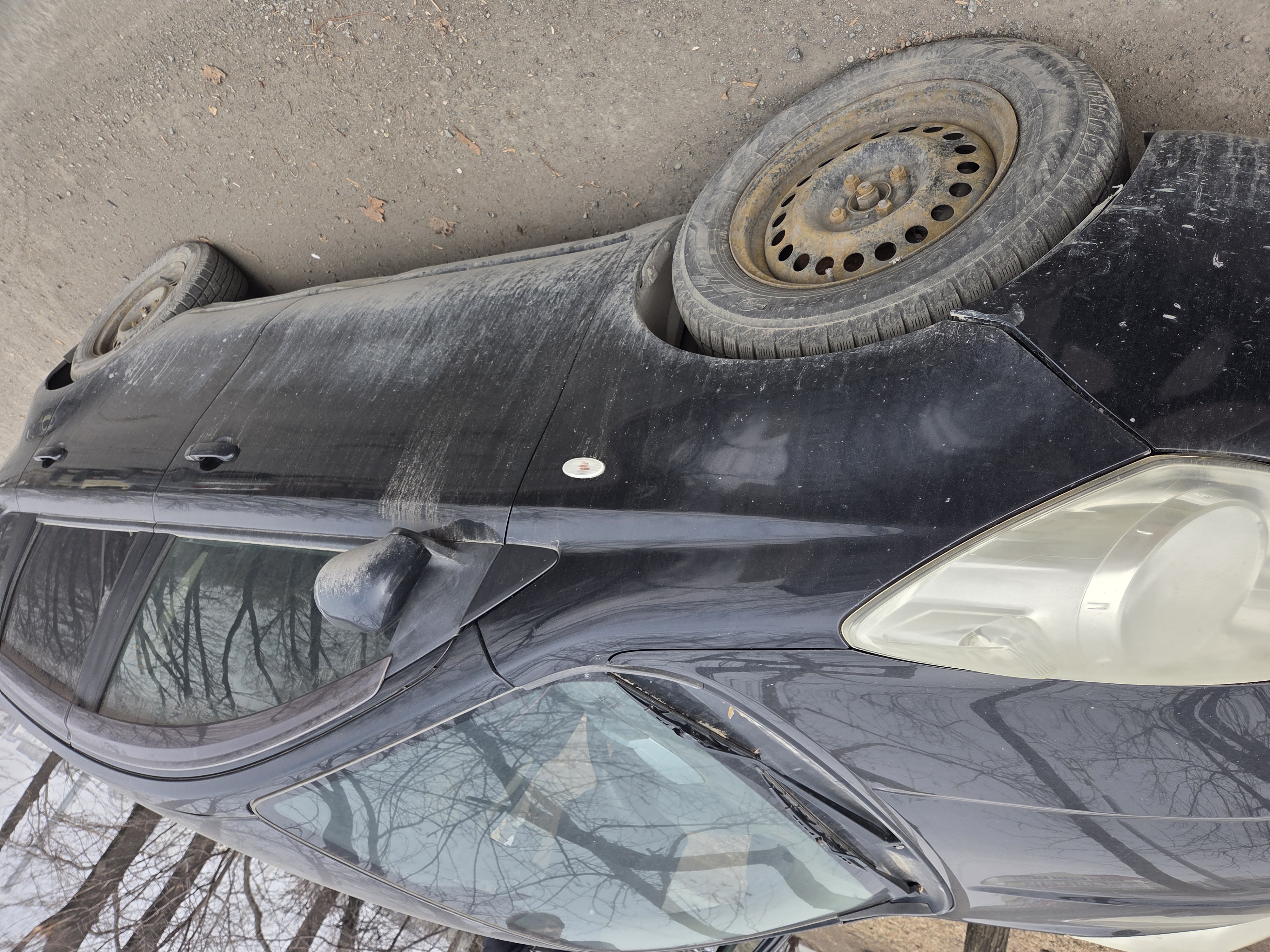 Автомобиль марки NISSAN модель Note 2011 г.в. номер кузова NE11300201