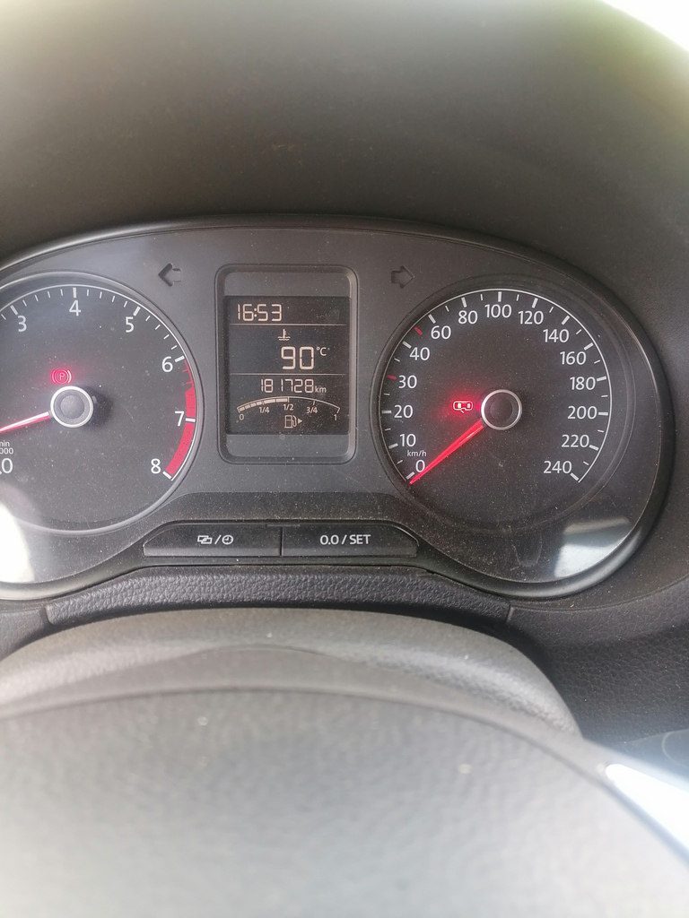 Автомобиль марки VOLKSWAGEN модель Polo 2016 г.в. VIN-номер XW8ZZZ61ZGG032743