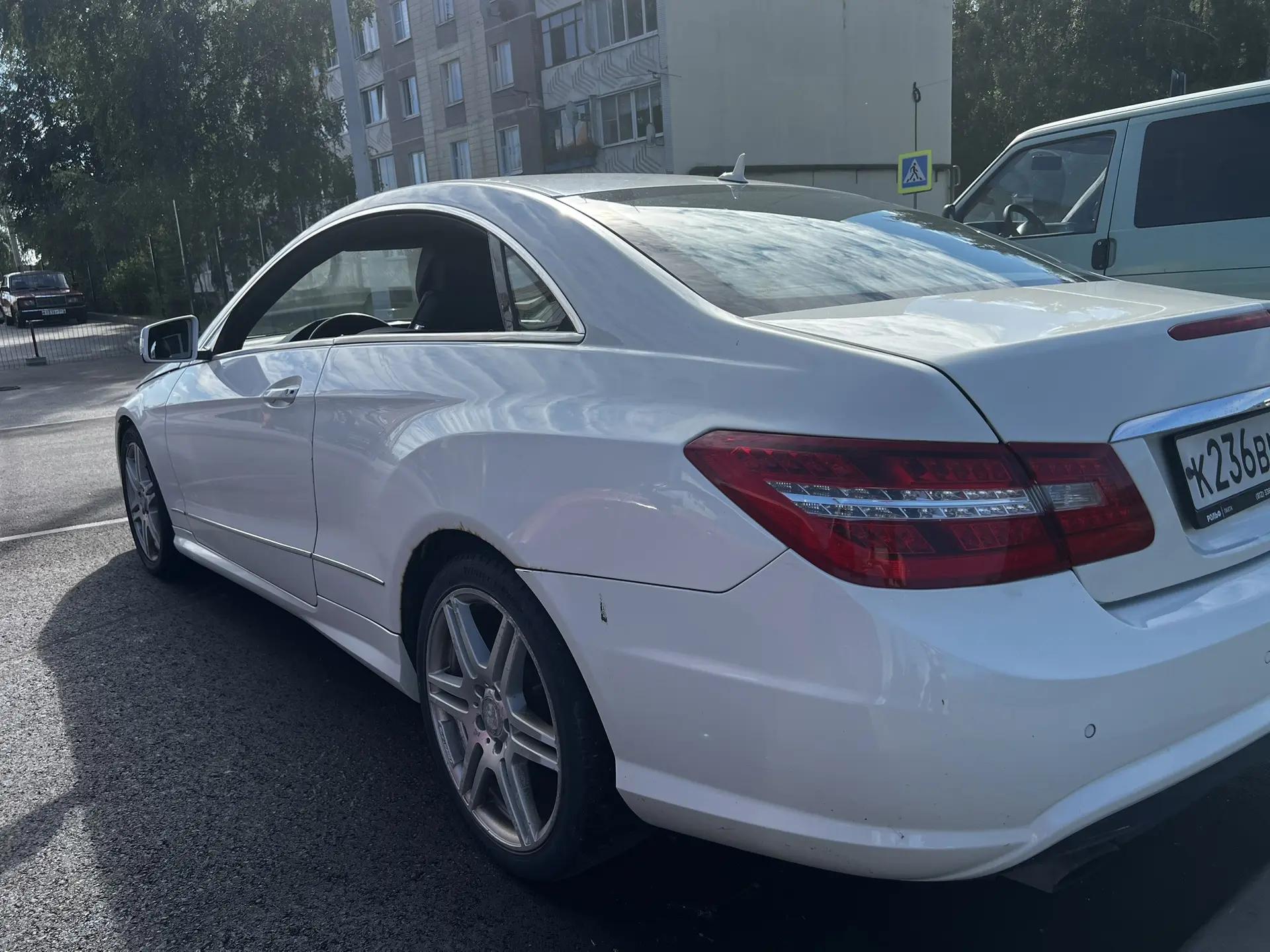 Автомобиль марки MERCEDES-BENZ модель E200 CGI 2010 г.в. VIN-номер WDD2073481F098468