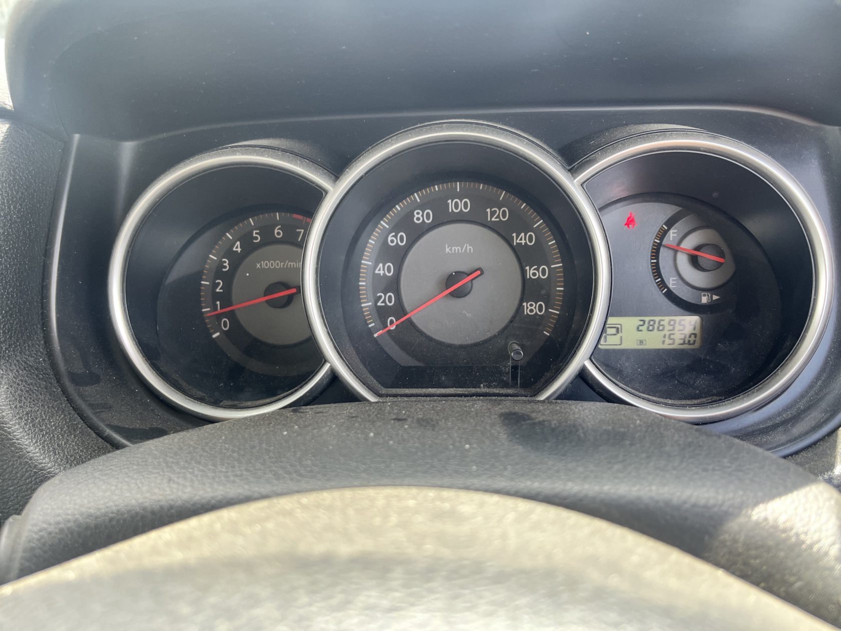 Автомобиль марки NISSAN модель Tiida 2005 г.в. номер кузова SC11028718