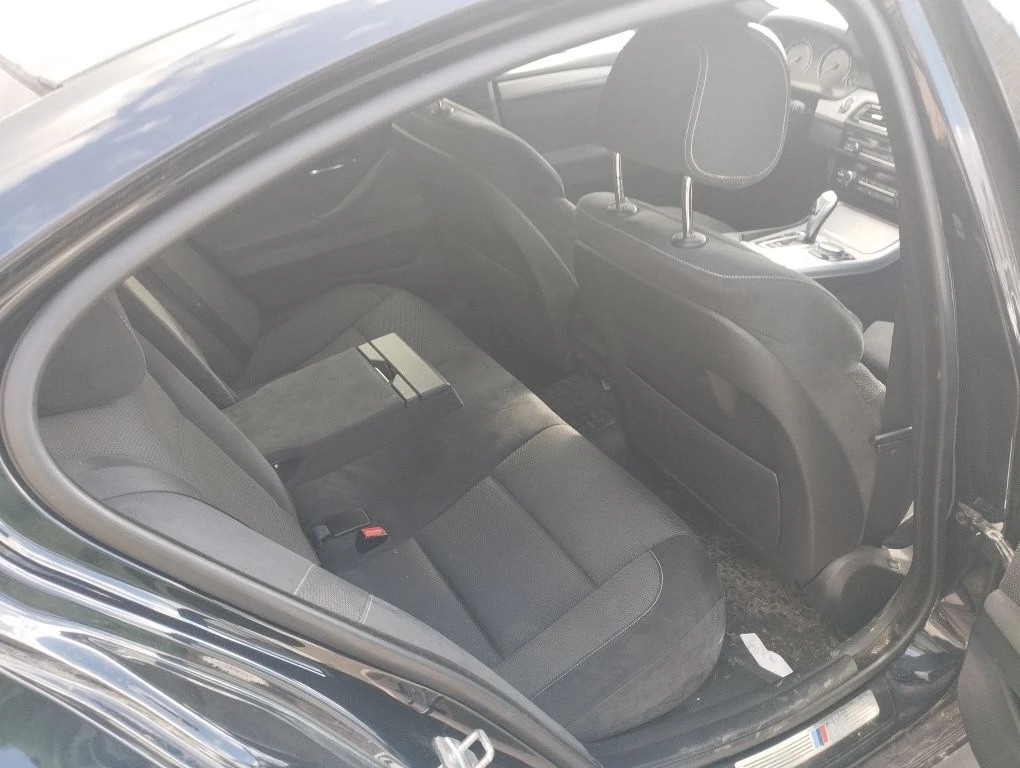 Автомобиль марки BMW модель 520I 2014 г.в. VIN-номер X4X5A39450D356384. В залоге у ПАО СОВКОМБАНК.
