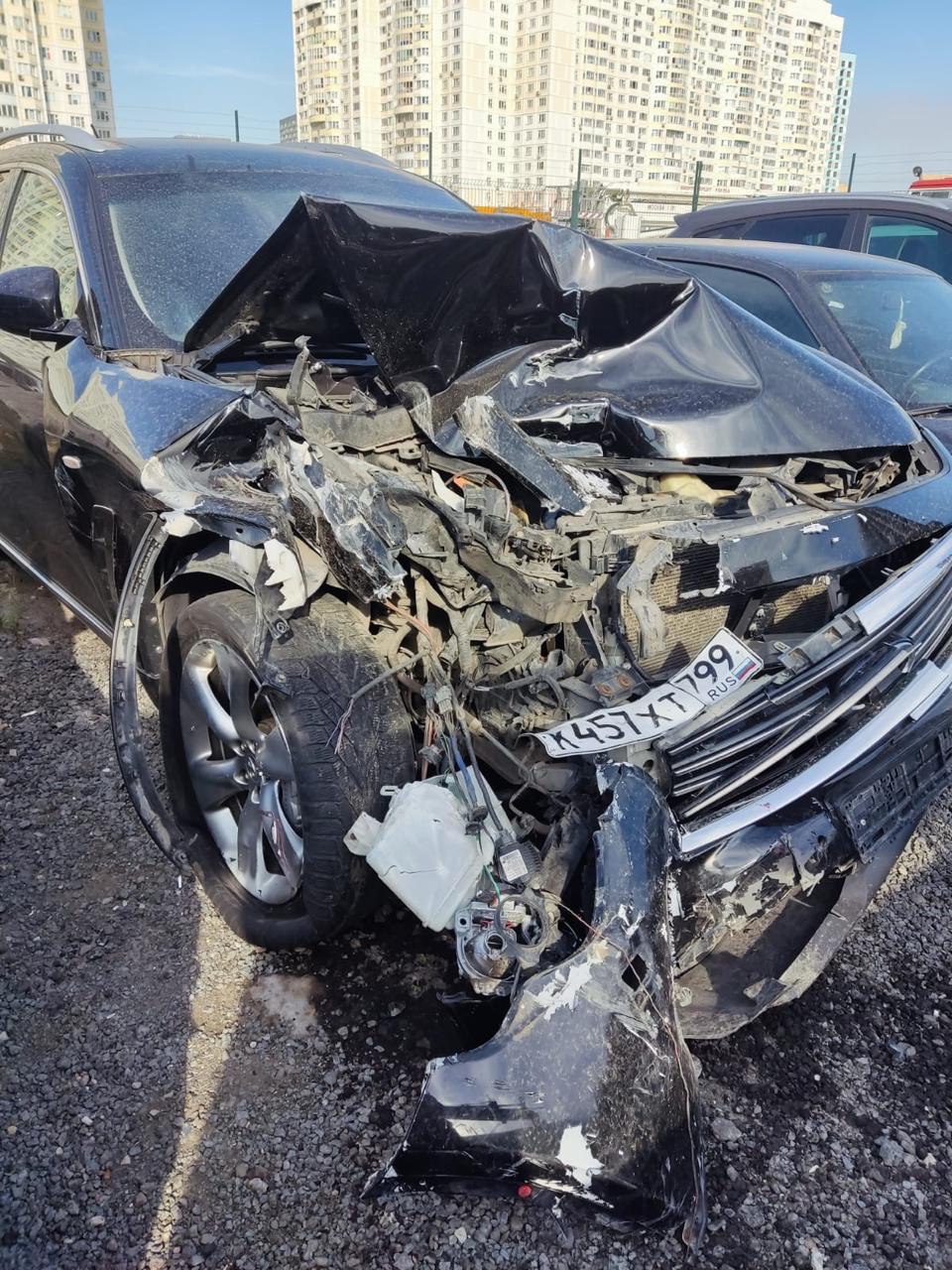 Автомобиль марки INFINITI модель QX70 2015 г.в. VIN-номер JN1TCNS51U0561787