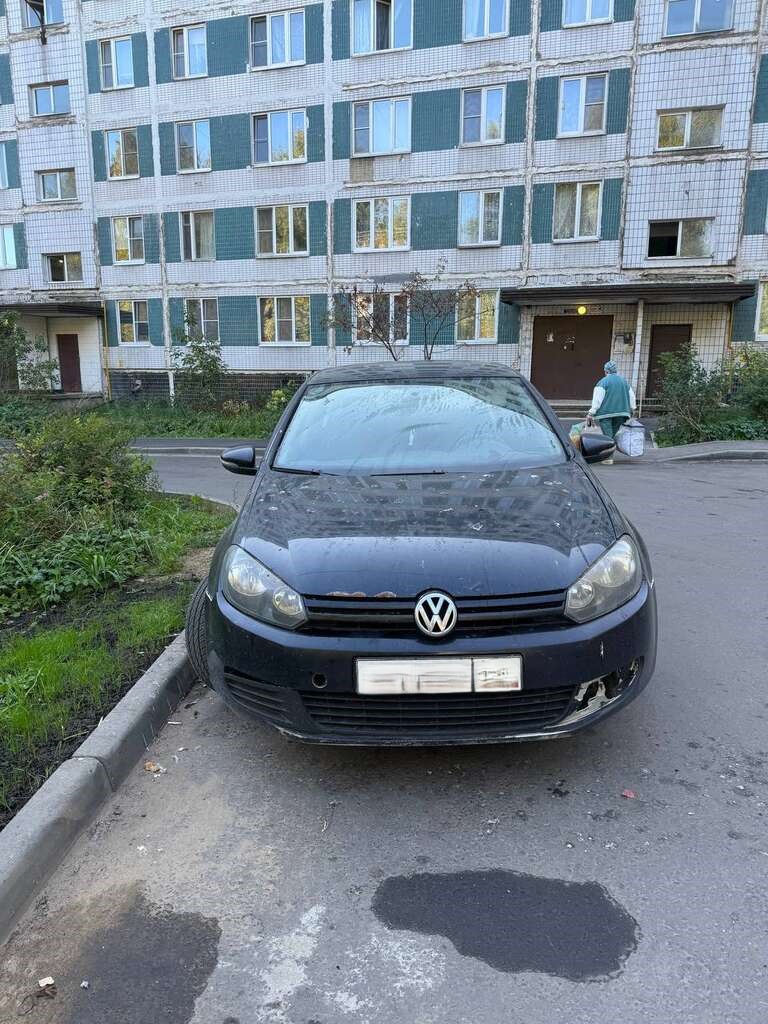 Легковой автомобиль марки: ФОЛЬКСВАГЕН, модель: Golf, идентификационный номер (VIN): WVWZZZ1KZBW163281, кузов №: WVWZZZ1KZBW163281.