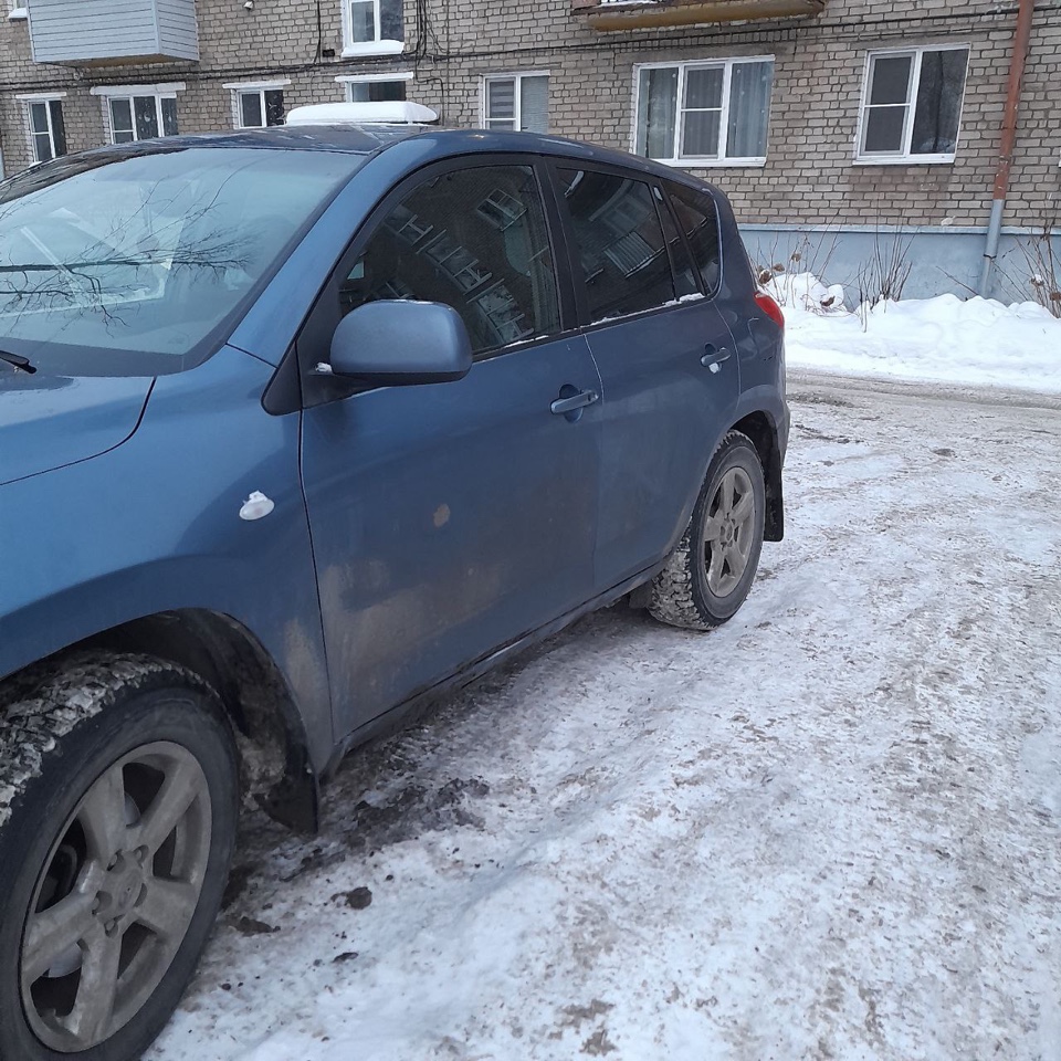 Автомобиль марки TOYOTA модель RAV 4 2006 г.в. VIN-номер JTMBH31VX06034408