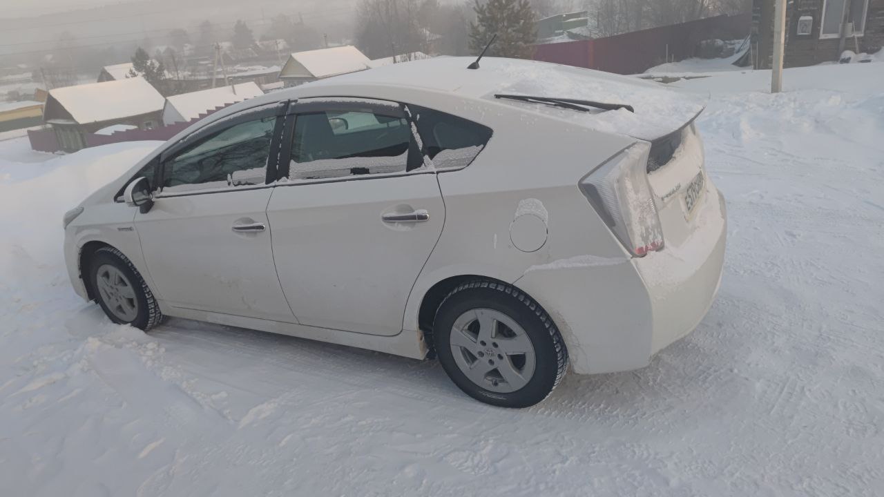 Автомобиль марки Toyota Prius, 2010 г.в., номер кузова - ZVW30-5242291, гос. рег. знак - Е579СН28