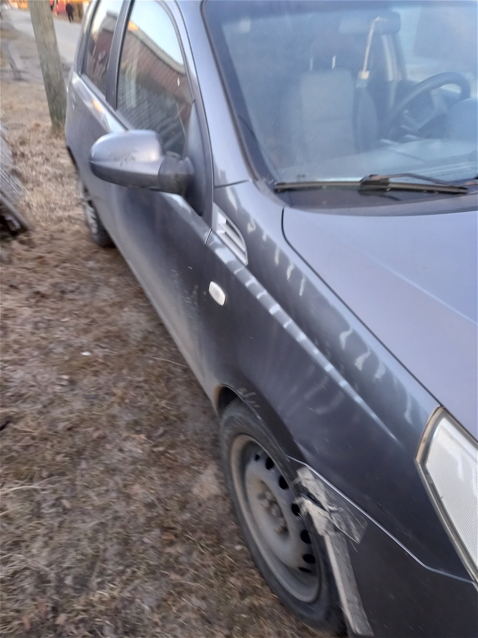 Автомобиль марки CHEVROLET модель Aveo 2008 г.в., VIN-номер: KL1SF48DJ9B364661. В залоге У ПАО "Совкомбанк".