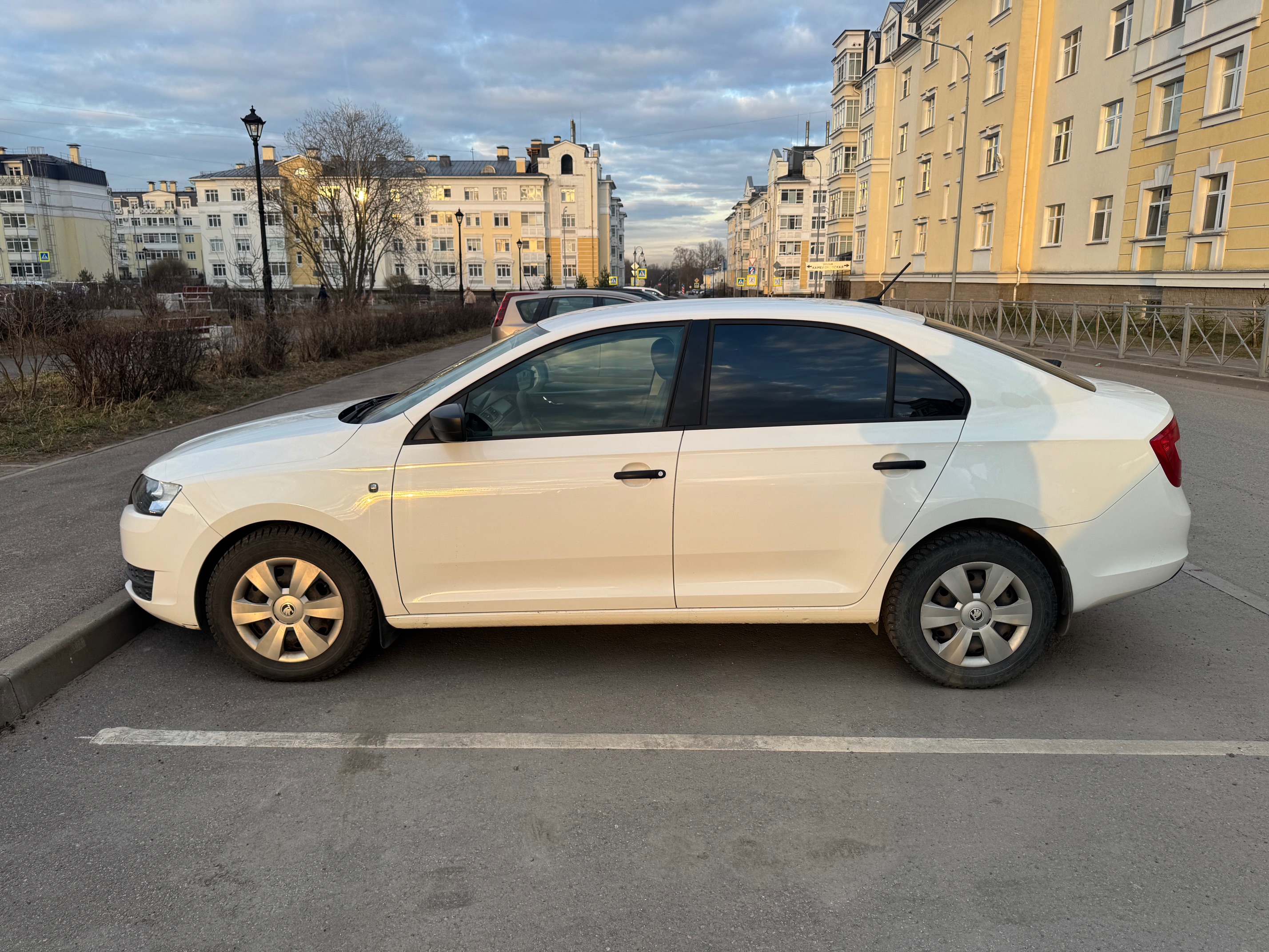 Легковой автомобиль марки: SKODA, модель: Rapid, год выпуска: 2017г., кузов №: XW8AC2NH1HK126037, идентификационный номер (VIN): XW8AC2NH1HK126037