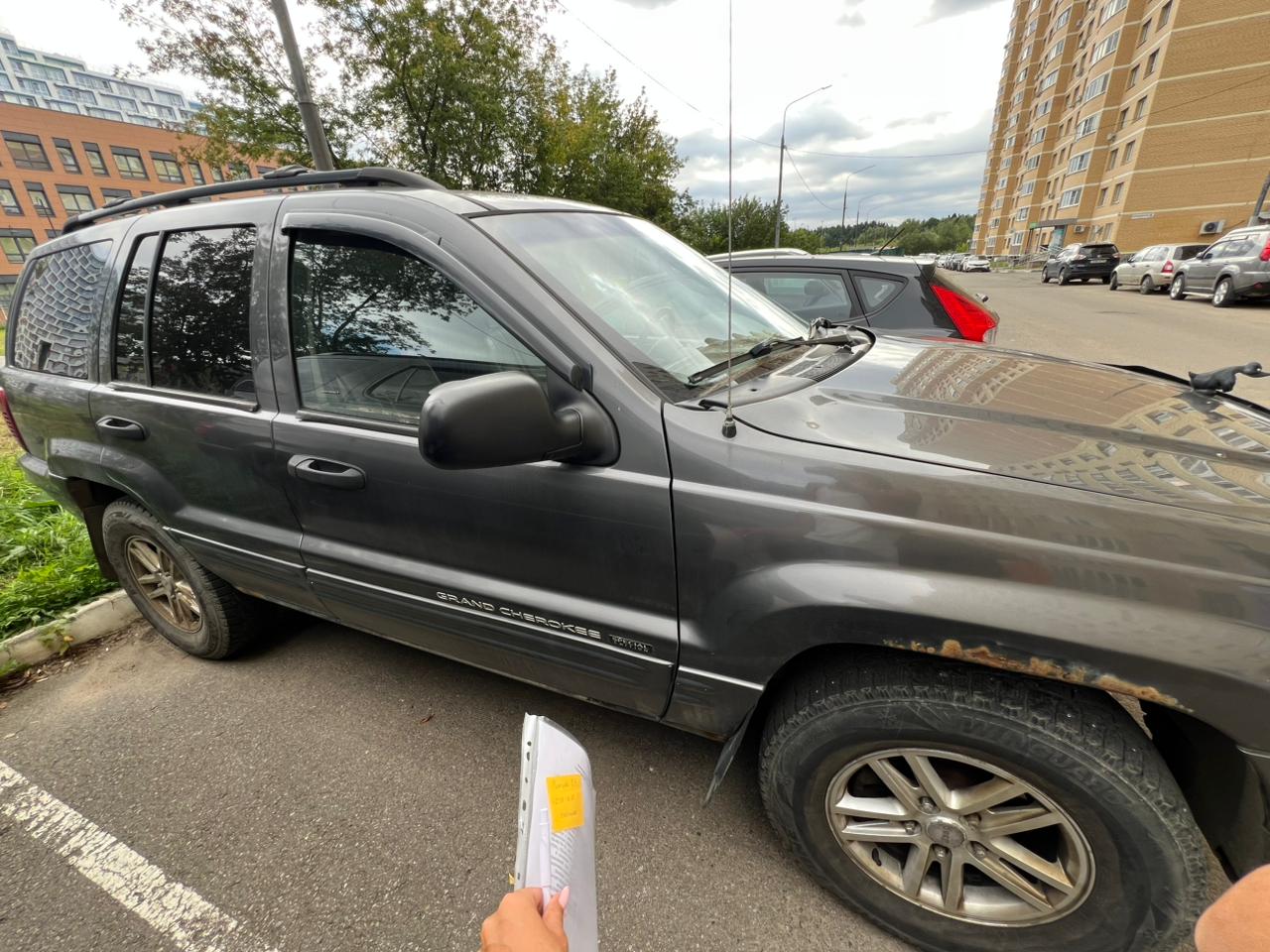 Автомобиль марки JEEP модель Grand Cherokee Lare 2003 г.в. VIN-номер 1J8GW48S64C178499