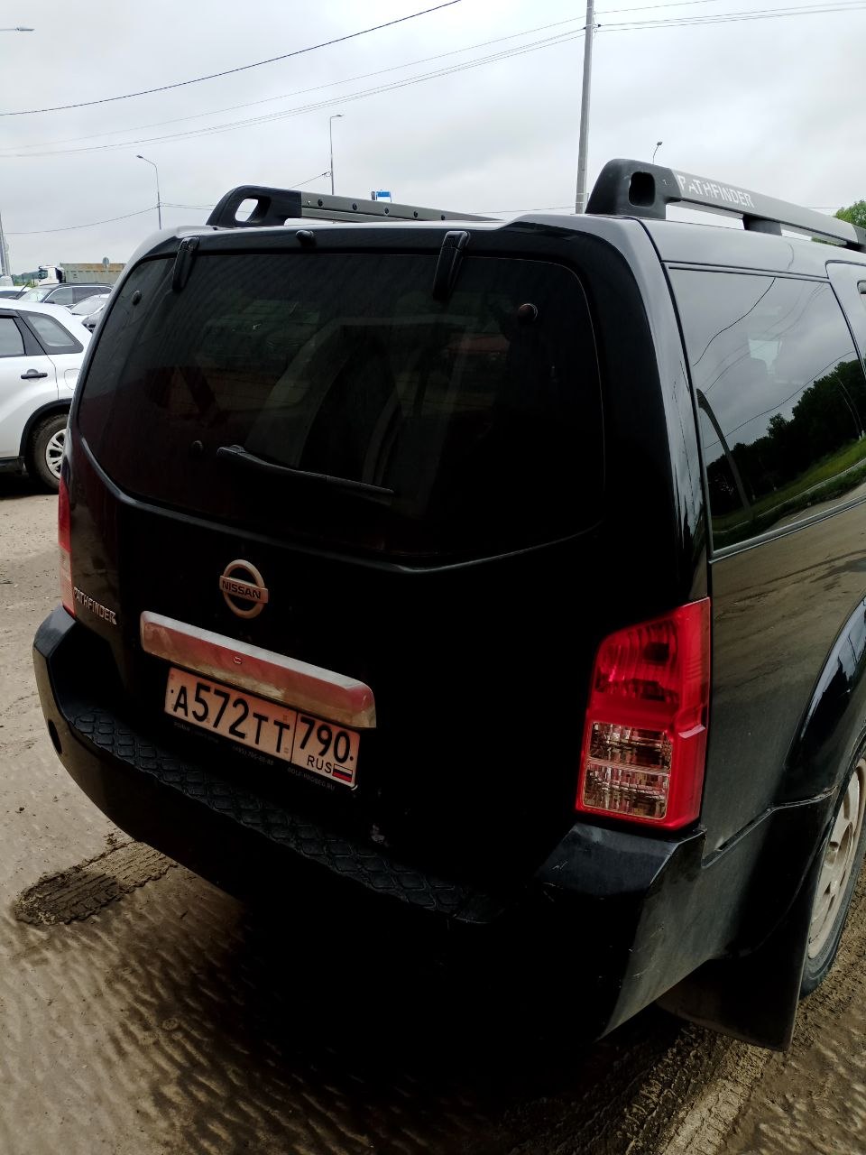 автомобиль марки NISSAN модель Pathfinder 2006 г.в. VIN-номер VSKJLWR51U0117356.