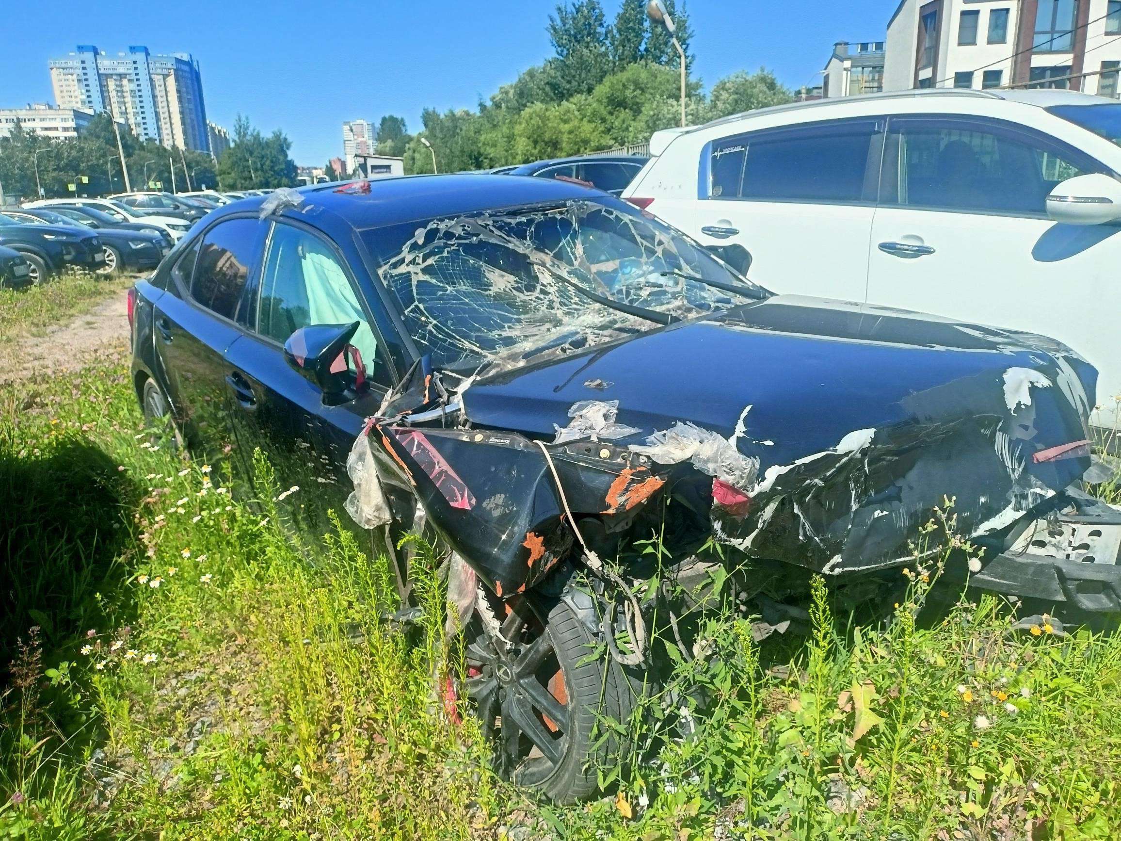Автомобиль легковой Lexus IS200t, 2016 г.в., VIN JTHBA1D29H5043188.