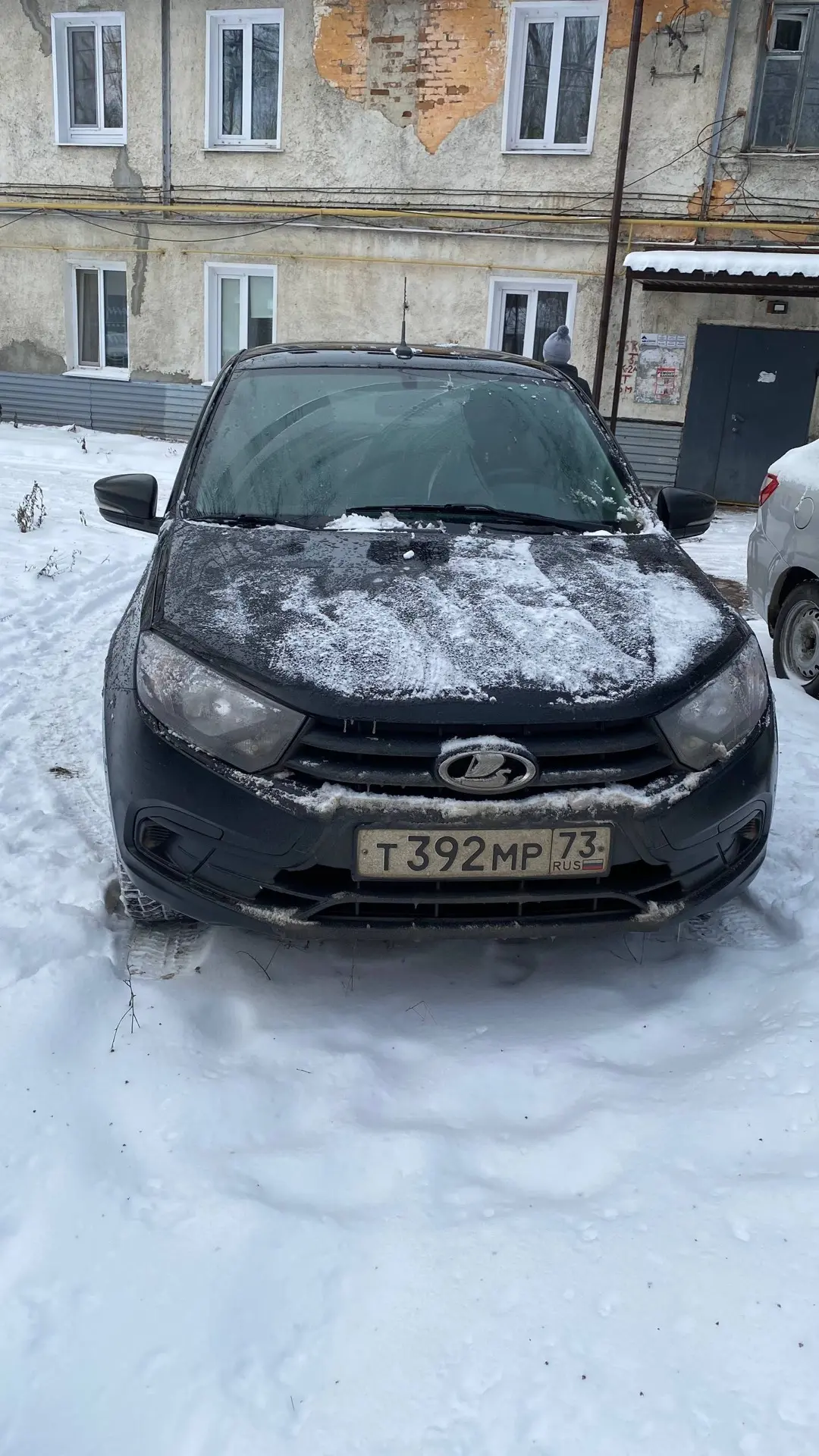 Легковой автомобиль, марка: ЛАДА, модель: ГРАНТА, год изготовления: 2024 г.в., цвет: черный, VIN: XTA219140S0597686, ПТС: 164301101694170, г/н: T392MP73, вид собственности: совместная, начальная цена 700 000,00 рублей. Имущество в залоге ПАО «Совкомбанк». Должник: Накладова А.Н.