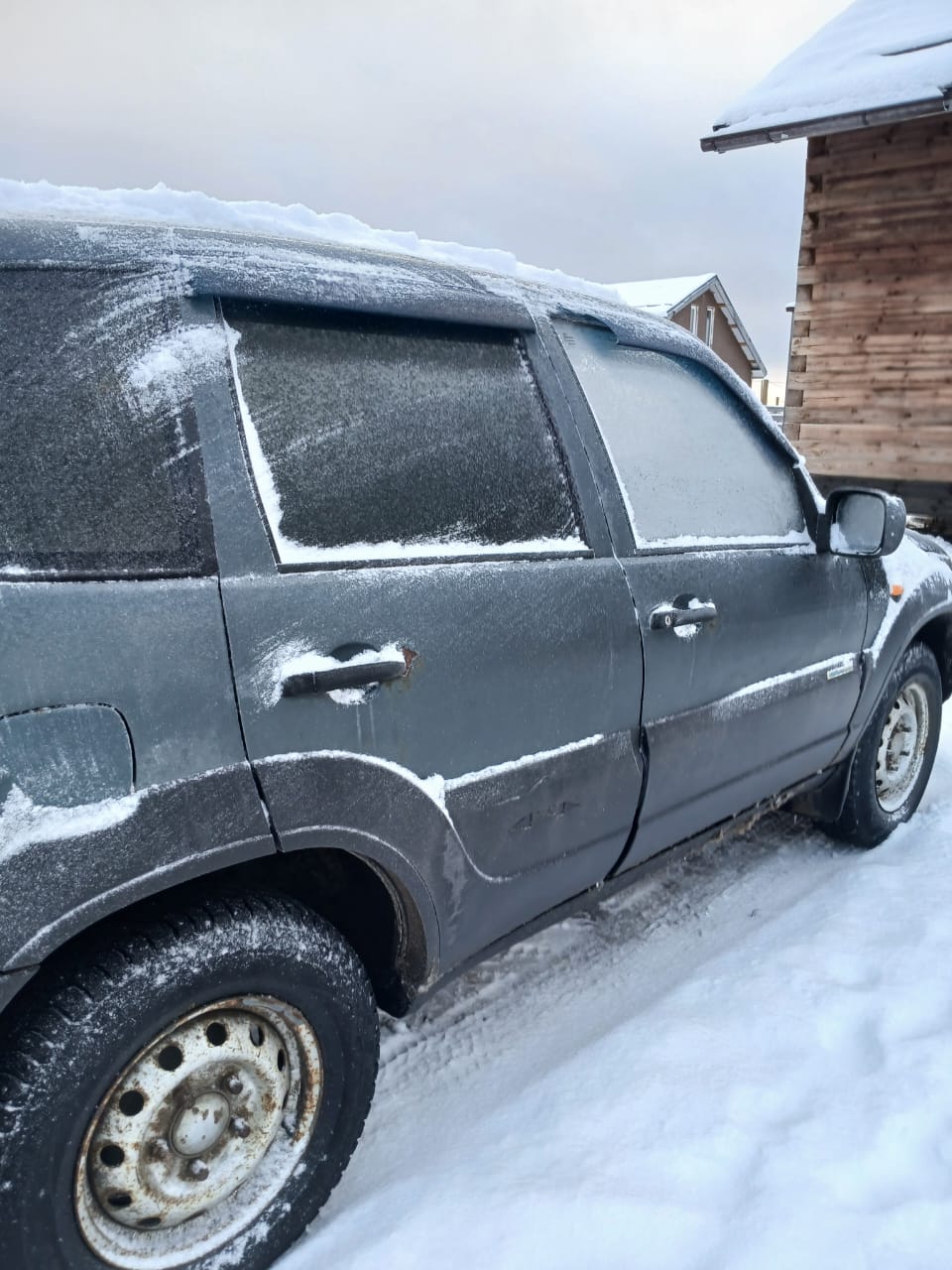 Автомобиль марки Chevrolet Niva 2011 г.в., VIN X9L212300B0328425