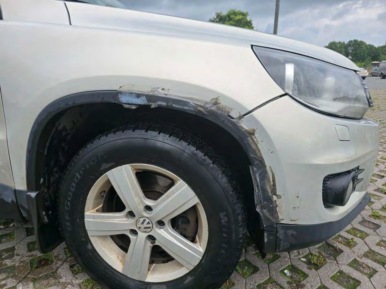 Автомобиль легковой Volkswagen Tiguan, 2013 г.в., VIN XW8ZZZ5NZDG128725.