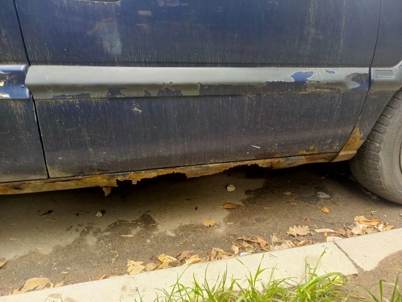 Автомобиль марки SUBARU модель TRAVIQ 2001 г.в. VIN-номер W0L0TGF752H013935. Является предметом залога ПАО "СОВКОМБАНК" (ИНН: 4401116480)