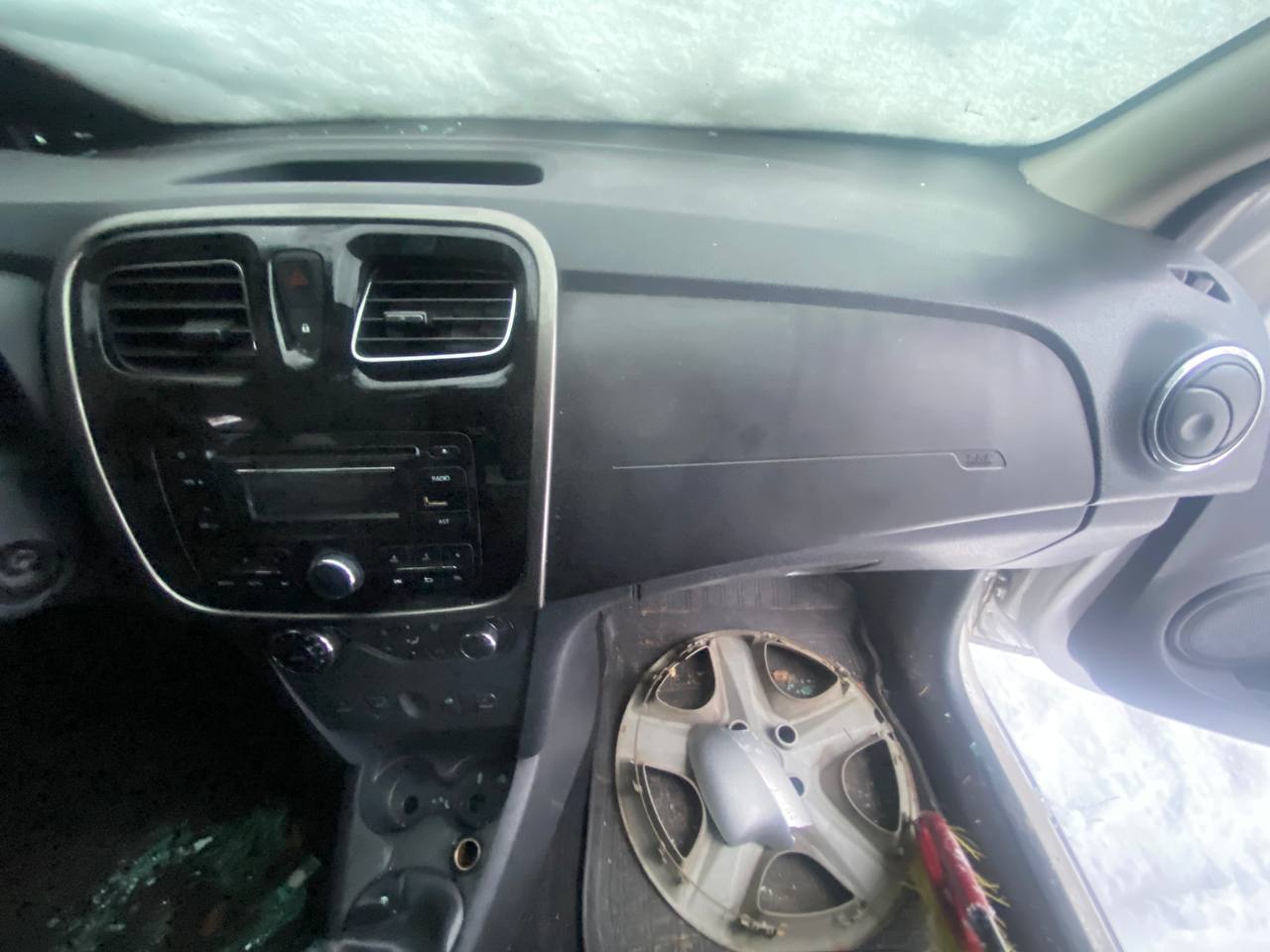 Автомобиль марки RENAULT модель Sandero 2015 г.в. VIN-номер X7L5SRATG53916991 В залоге у ПАО "Совкомбанк".