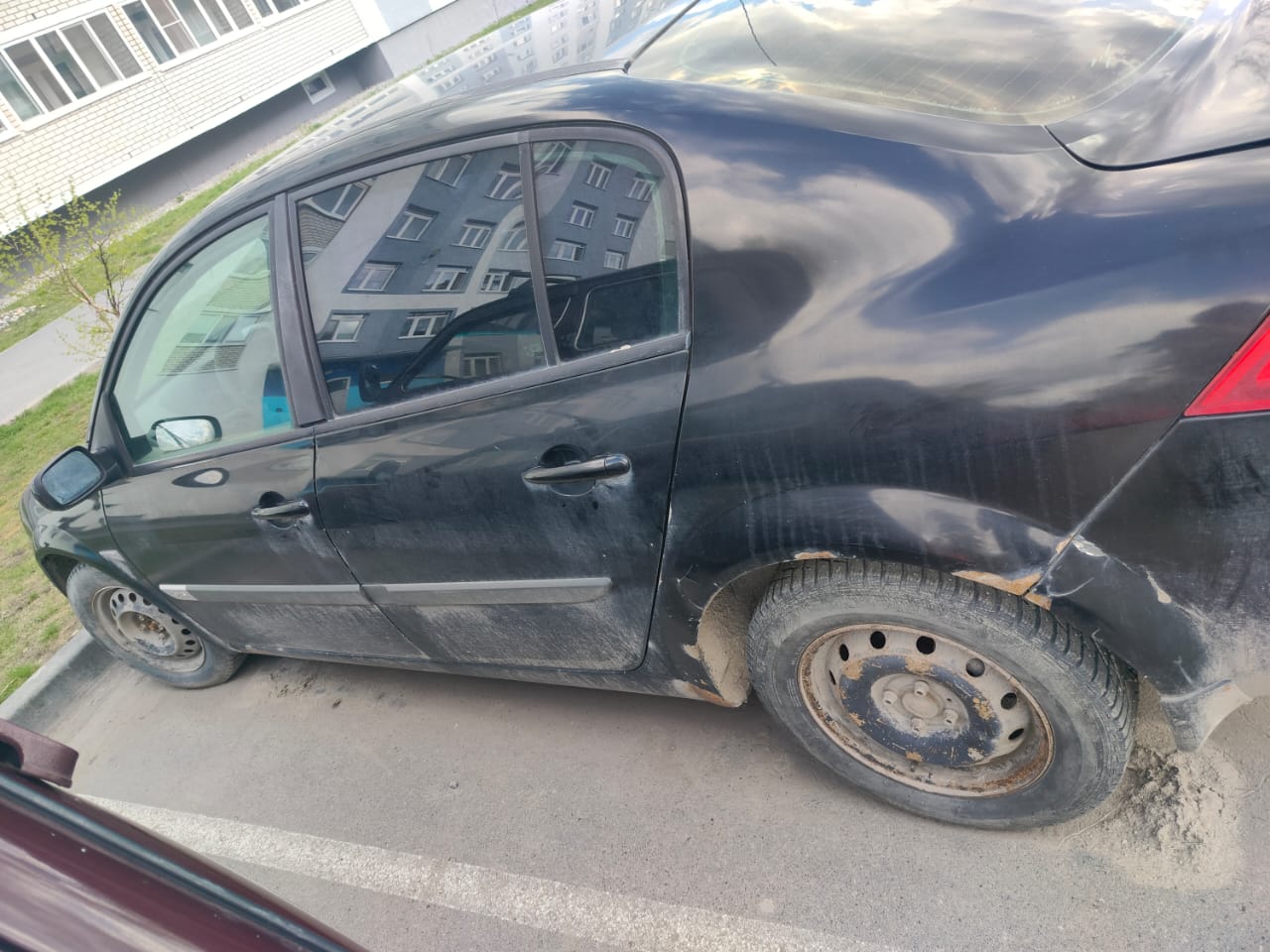 Легковой автомобиль RENAULT MEGANE S2E16 115E2, 2006 г.в., VIN VF1LM1B0H36497792. Совместная собственность. Залоговое имущество ООО МКК «Корона».