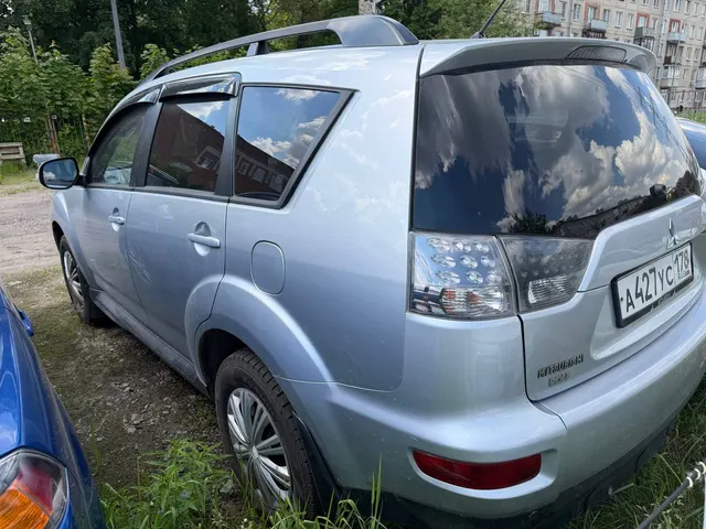 Автомобиль марки MITSUBISHI, модель Outlander 2010 г.в. VIN-номер JMBXTCW4WBU001036