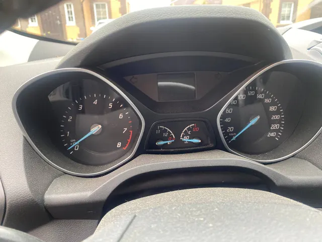 Автомобиль марки FORD модель KUGA, VIN-номер Z6FAXXESMAEL11456, Год выпуска: 2014 г., цвет Белый.