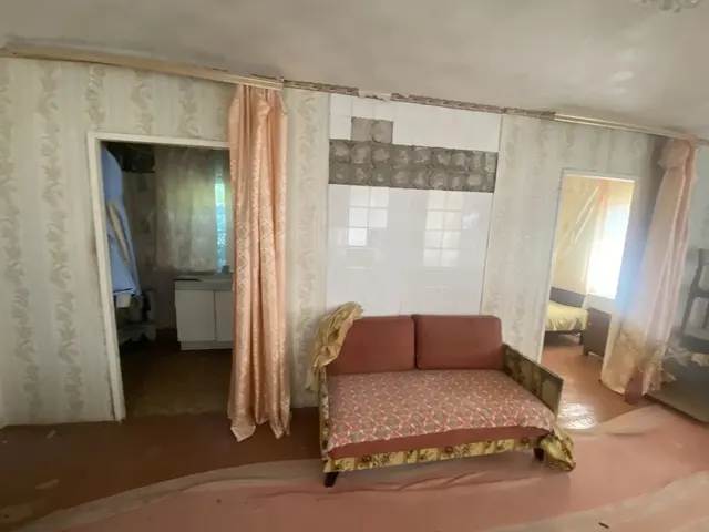 Здание (жилой дом), общей площадью: 29.6 кв. м., расположенное по адресу: Орловская обл., Ливенский р-н, с. Успенское, ул. Кузьмина, д. 16, кадастровый номер 57:22:0810101:500. Земельный участок, общей площадью: 6000 кв. м., расположенный по адресу: Орловская обл., Ливенский р-н, с. Успенское, ул. Кузьмина, д. 16, кадастровый номер 57:22:0810101:162