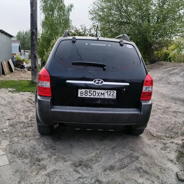 Автомобиль марки HYUNDAI модель Tucson 2005 г.в. VIN-номер KM8JN72D85U076737