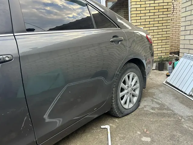Автомобиль марки TOYOTA модели Camry 2009 г.в., VIN-номер XW7BK40KX0S001827