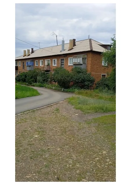 Квартира, общая площадь 42.2 кв.м., этаж 2, расположенная по адресу: 462410, Оренбургская область, г.Орск, пер Бажова, д. 18а, кв. 13, кадастровый номер 56:43:0206037:256.