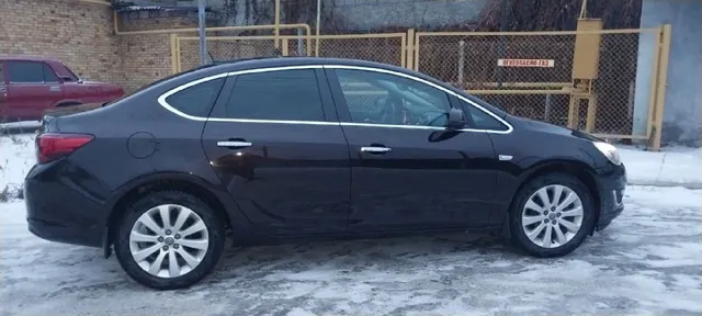 Автомобиль марки OPEL модель ASTRA 2013 г.в. VIN-номер XUFPE5DC9E3004224