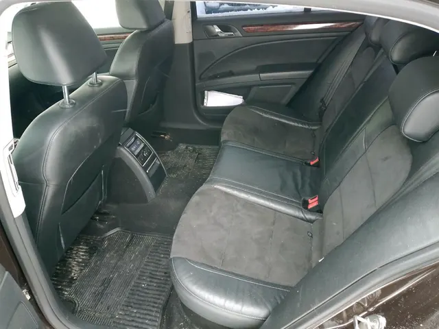 SKODA Superb, год выпуска: 2012 г., идентификационный номер (VIN): TMBAB63T0D9020693.