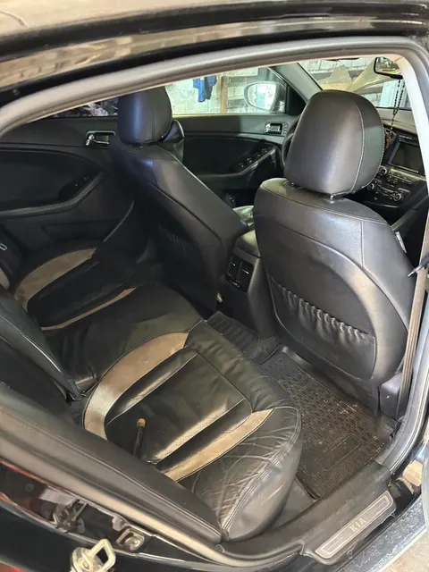 Автомобиль марки KIA модель Optima 2011 г.в. VIN-номер KNAGN412BC5235602