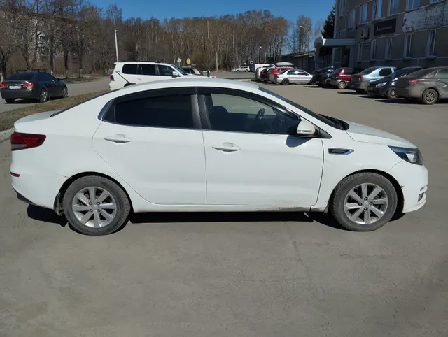 Легковой автомобиль марки: KIA, модель: Rio, год выпуска: 2015 г., кузов №: Z94CC41BAGR284303, идентификационный номер (VIN): Z94CC41BAGR284303.