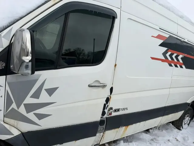 Автомобиль марки МЕРСЕДЕС-БЕНЦ модель СПРИНТЕР 2008 г.в. VIN-номер WDB9066371S312404