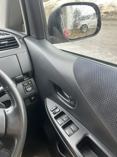 Автомобиль марки TOYOTA модель Ractis 2006 г.в. номер кузова NCP100-0026563